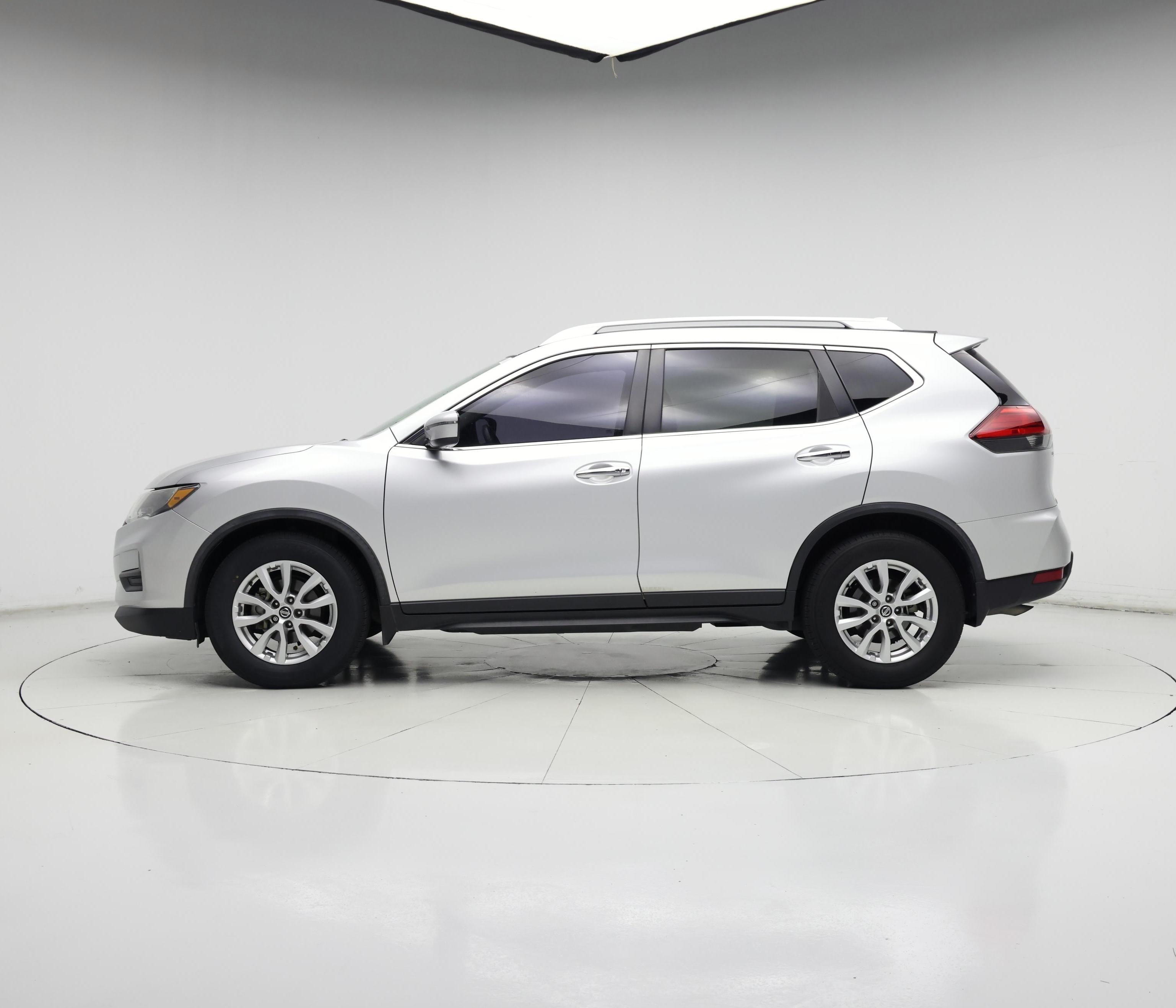 Thumbnail: 2017 Nissan Rogue - 3