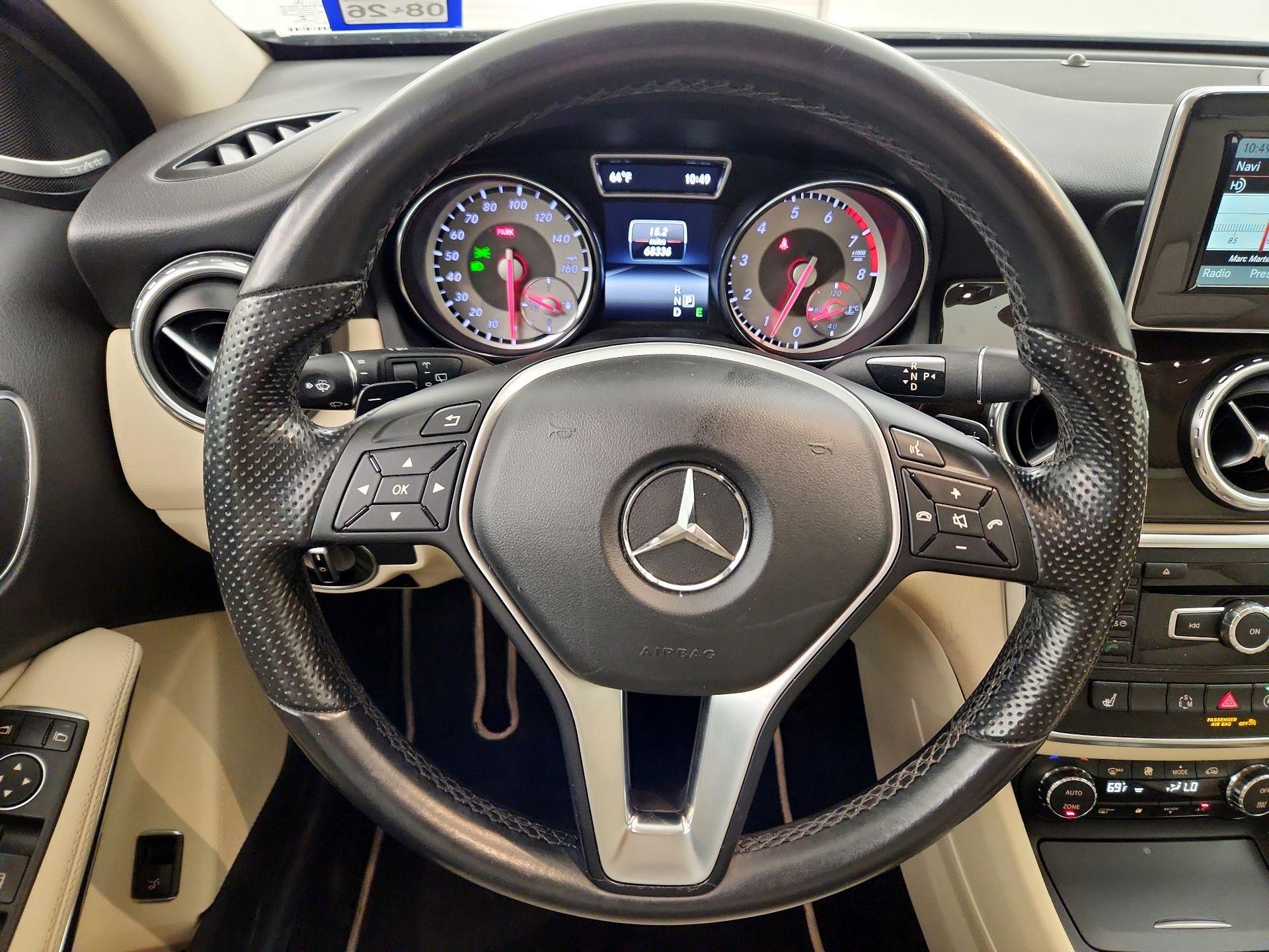 Thumbnail: 2015 Mercedes-Benz GLA - 10