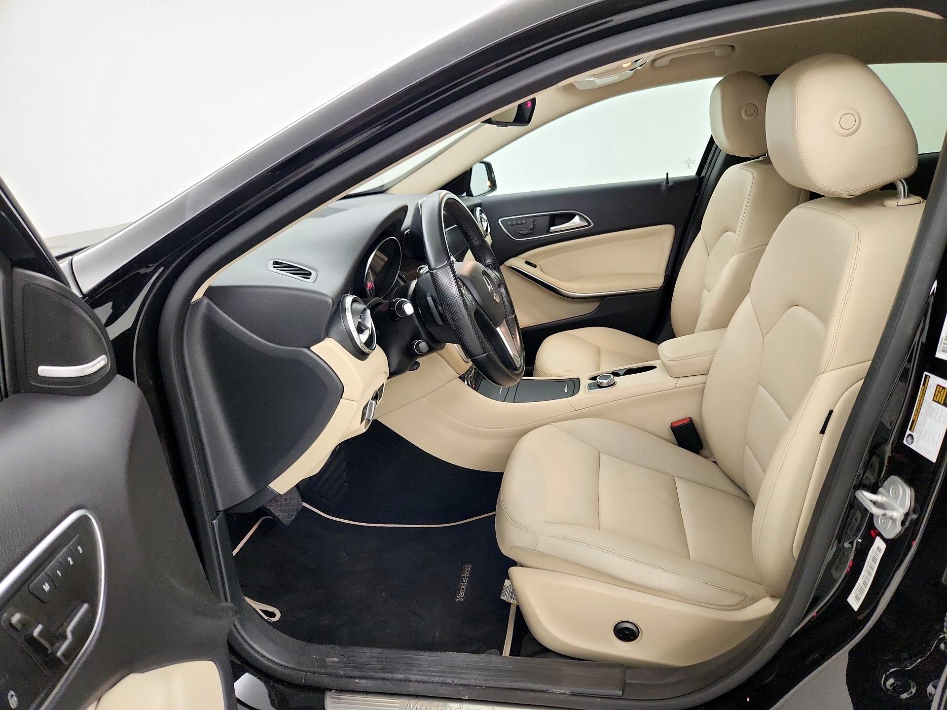 Thumbnail: 2015 Mercedes-Benz GLA - 11