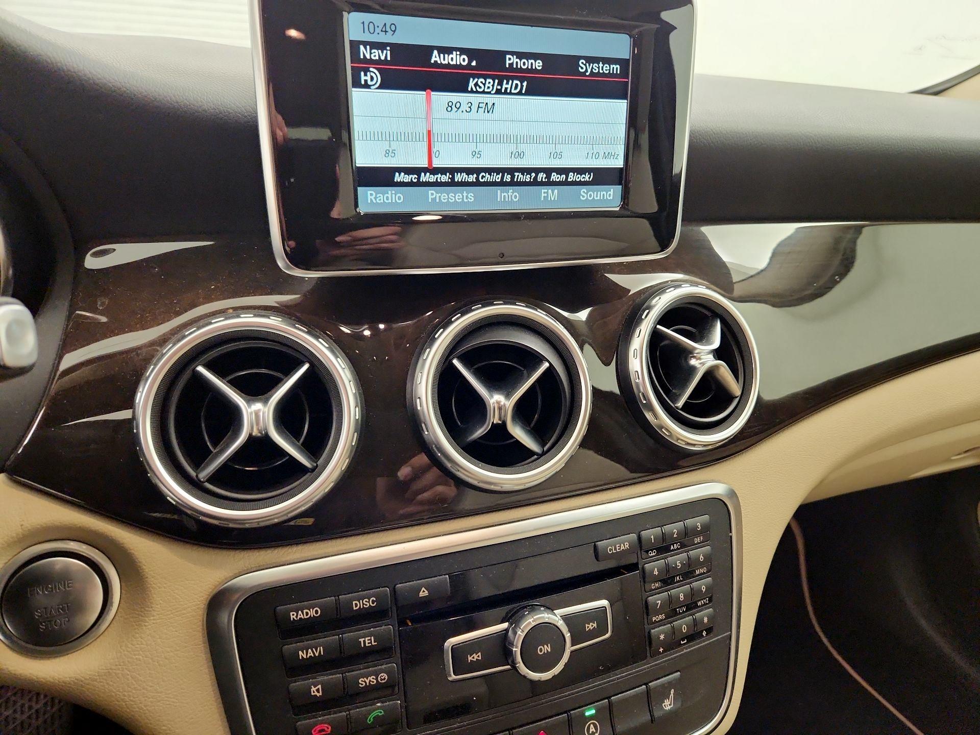 Thumbnail: 2015 Mercedes-Benz GLA - 15