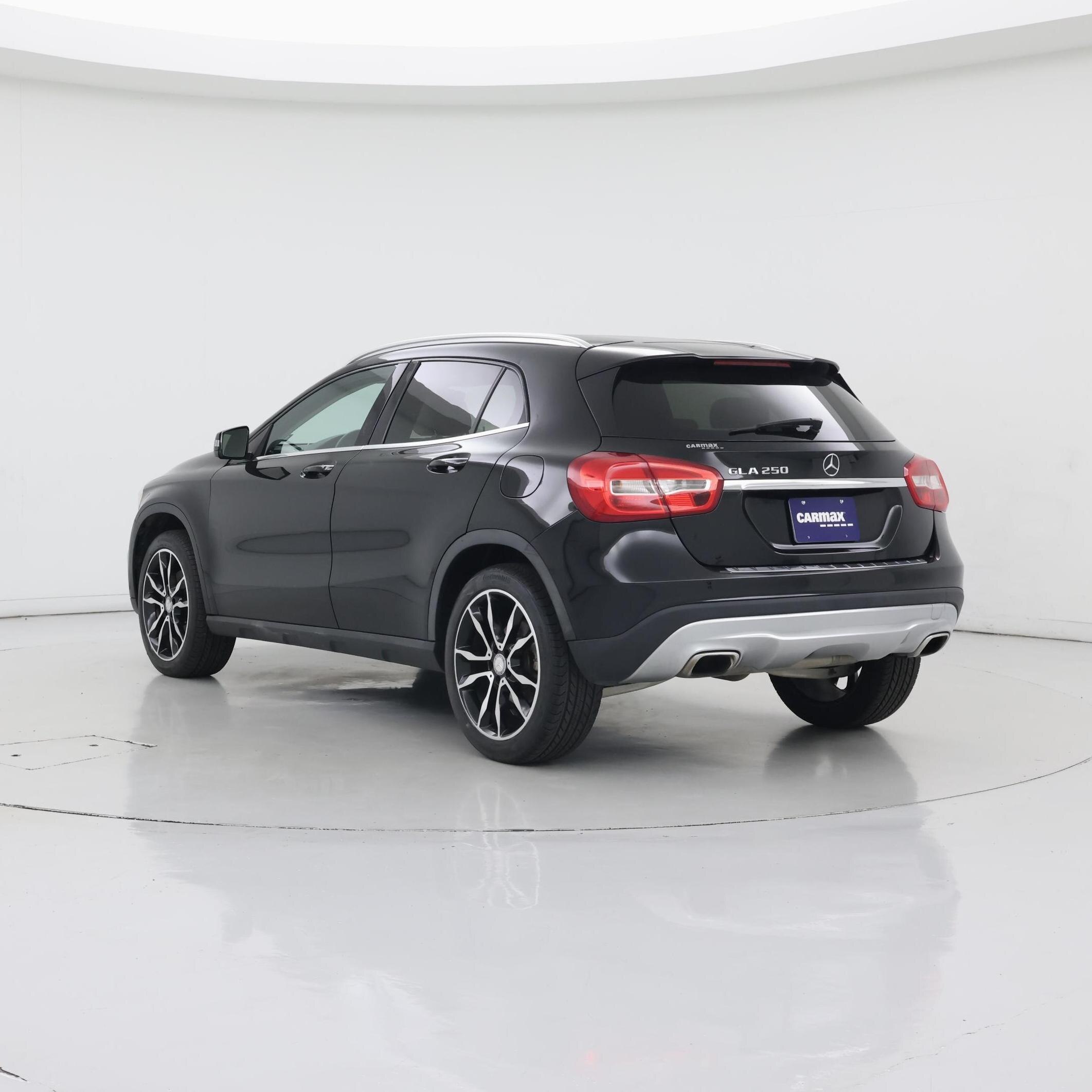 Thumbnail: 2015 Mercedes-Benz GLA - 2