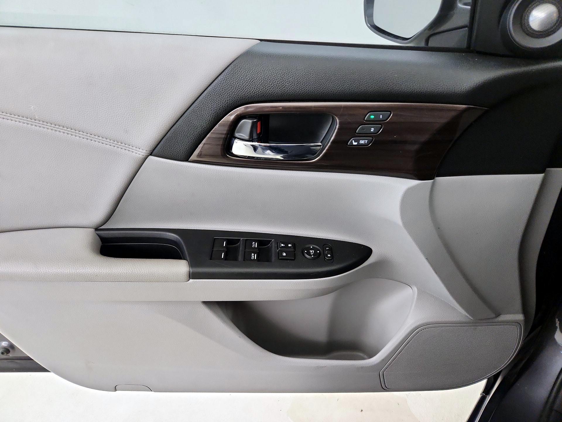 Thumbnail: 2017 Honda Accord - 12