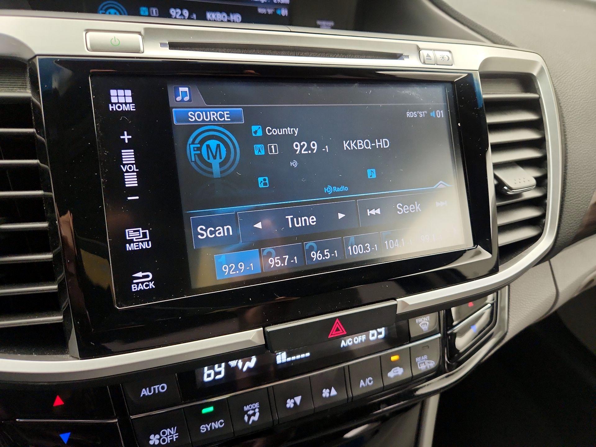 Thumbnail: 2017 Honda Accord - 15