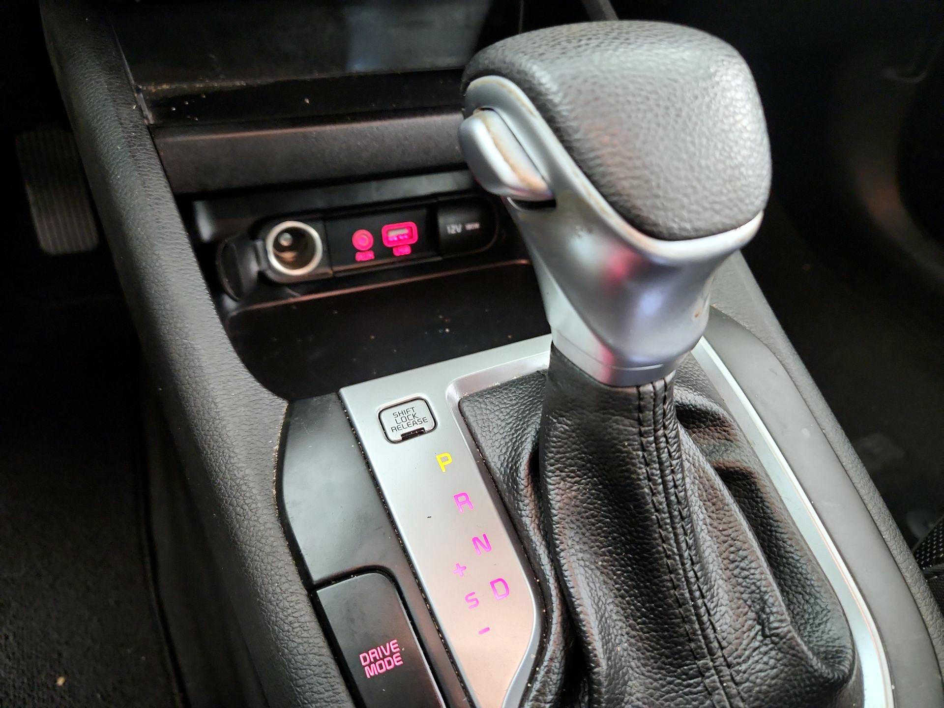 Thumbnail: 2020 Kia Forte - 17