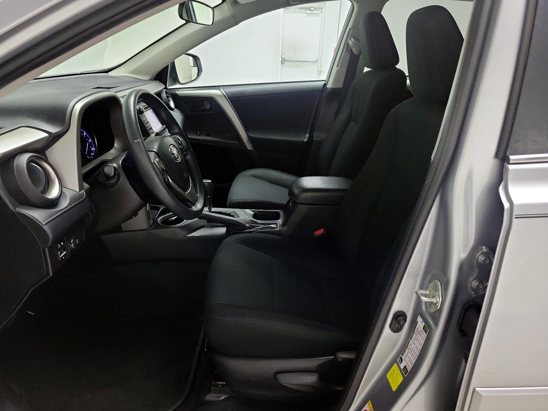 Thumbnail: 2018 Toyota RAV4 - 11