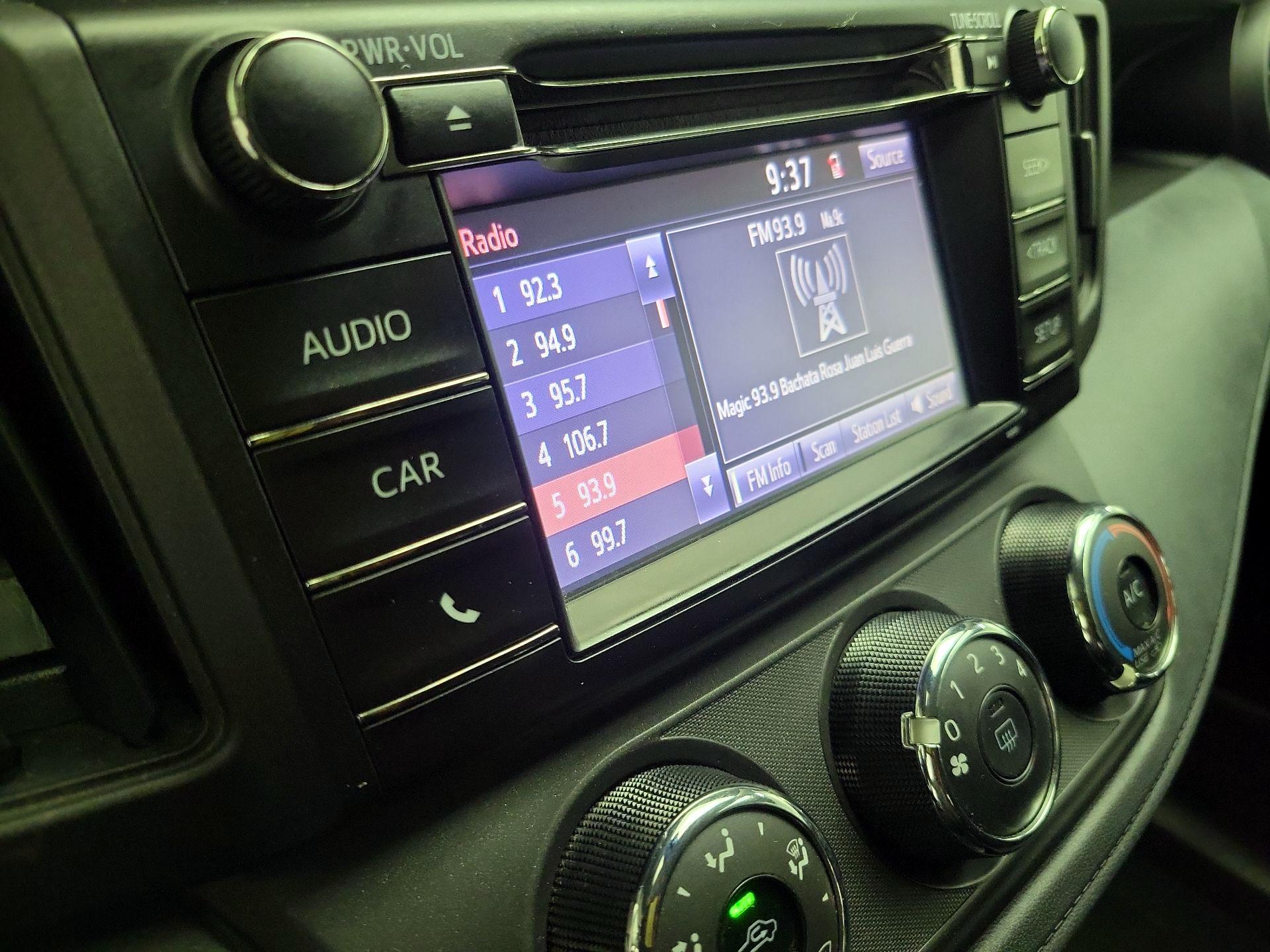 Thumbnail: 2018 Toyota RAV4 - 15