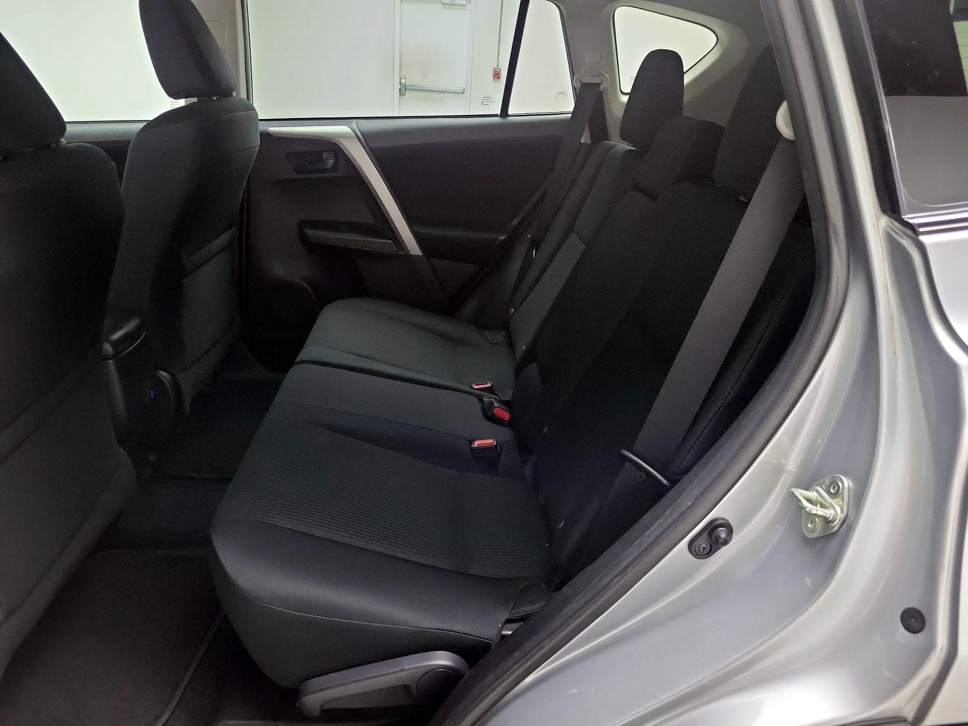 Thumbnail: 2018 Toyota RAV4 - 19