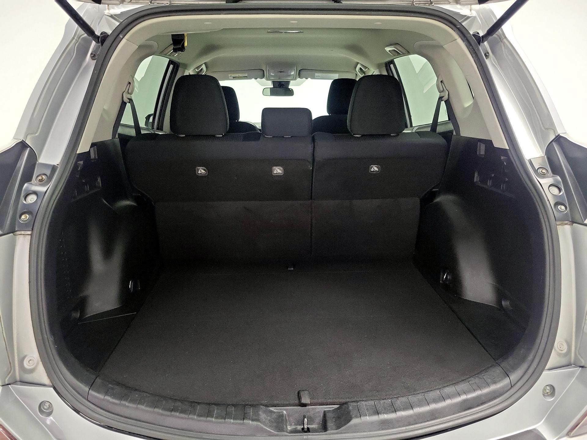 Thumbnail: 2018 Toyota RAV4 - 20