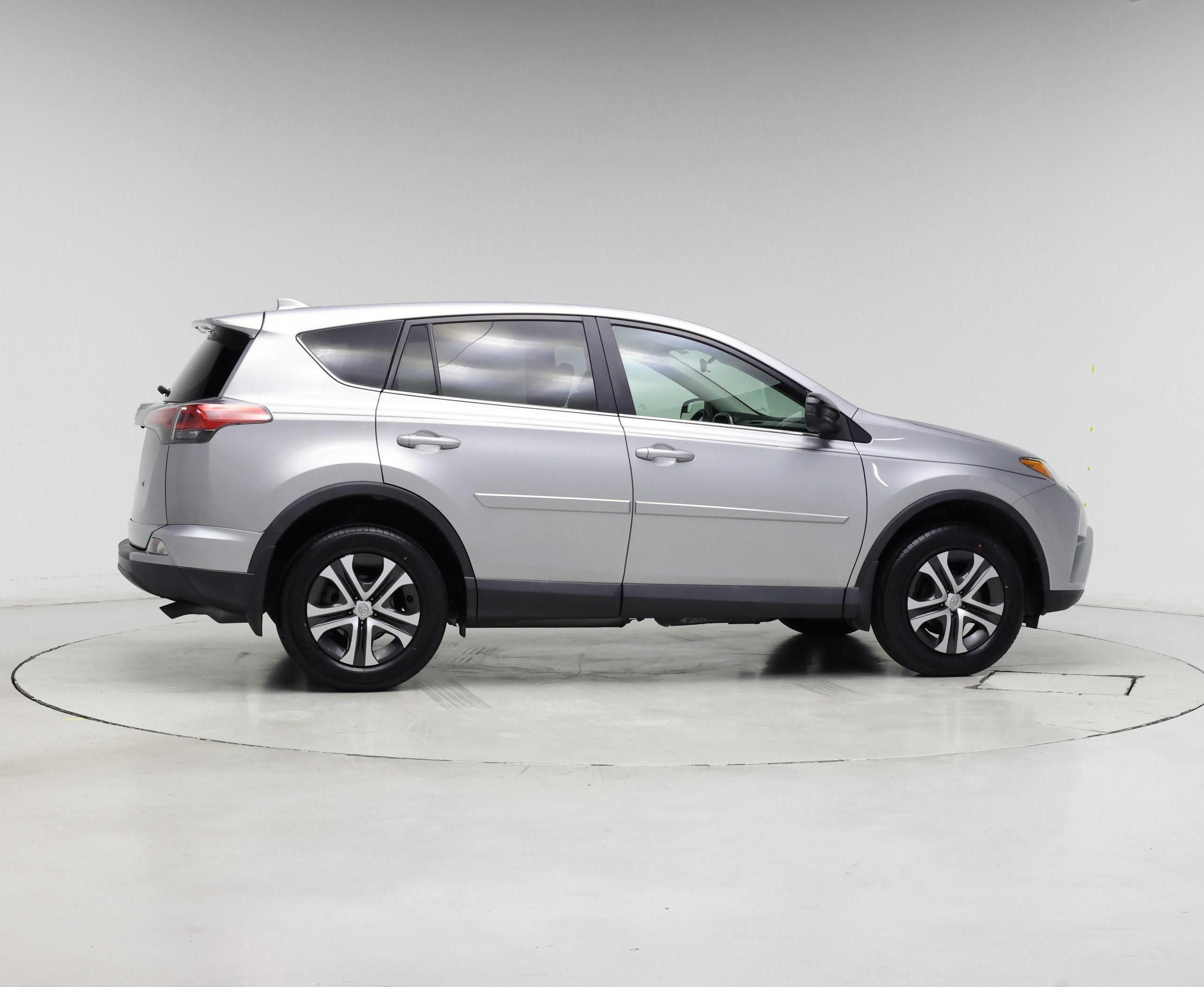 Thumbnail: 2018 Toyota RAV4 - 7