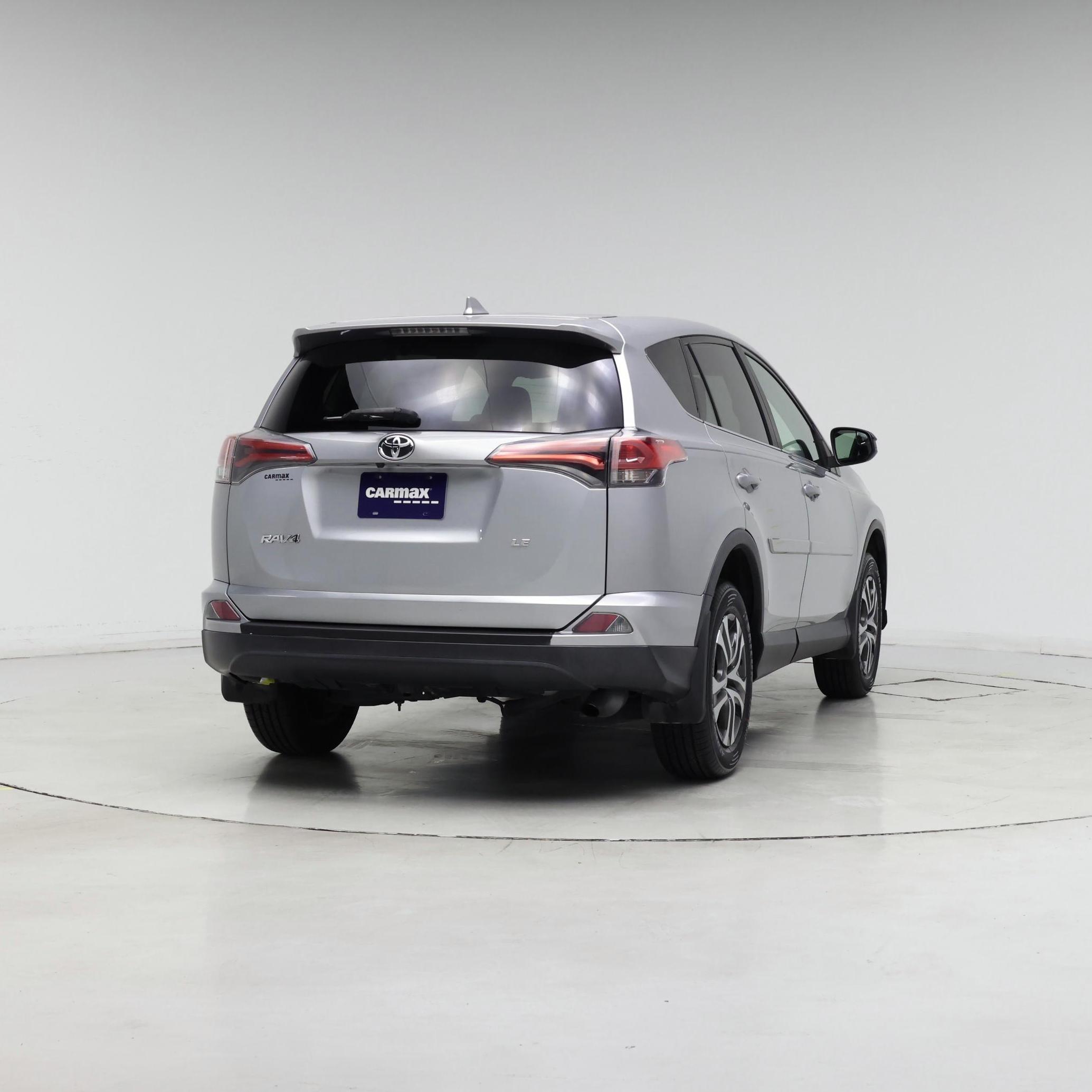 Thumbnail: 2018 Toyota RAV4 - 8