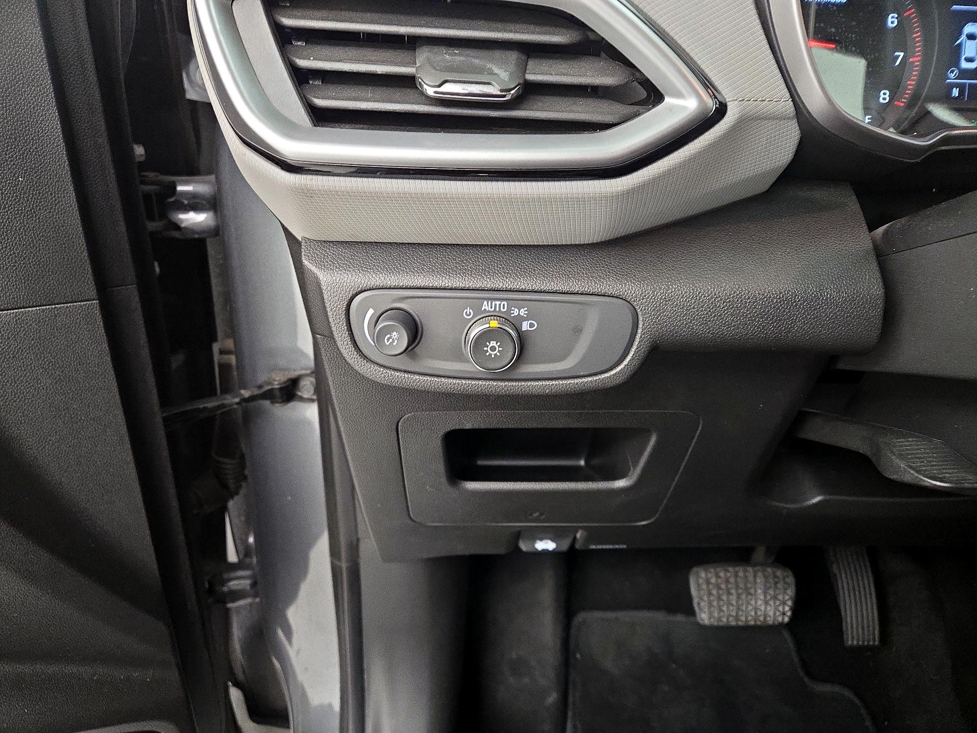 Thumbnail: 2021 Chevrolet TrailBlazer - 13