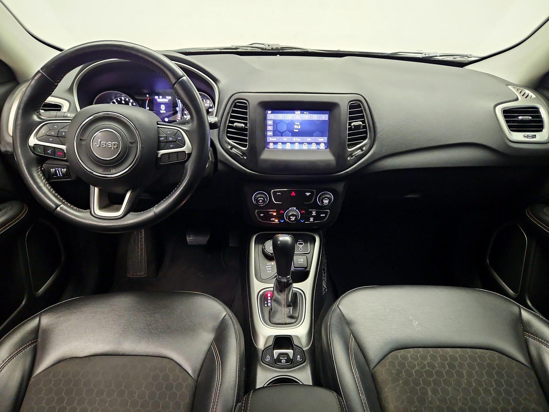 Thumbnail: 2020 Jeep Compass - 9