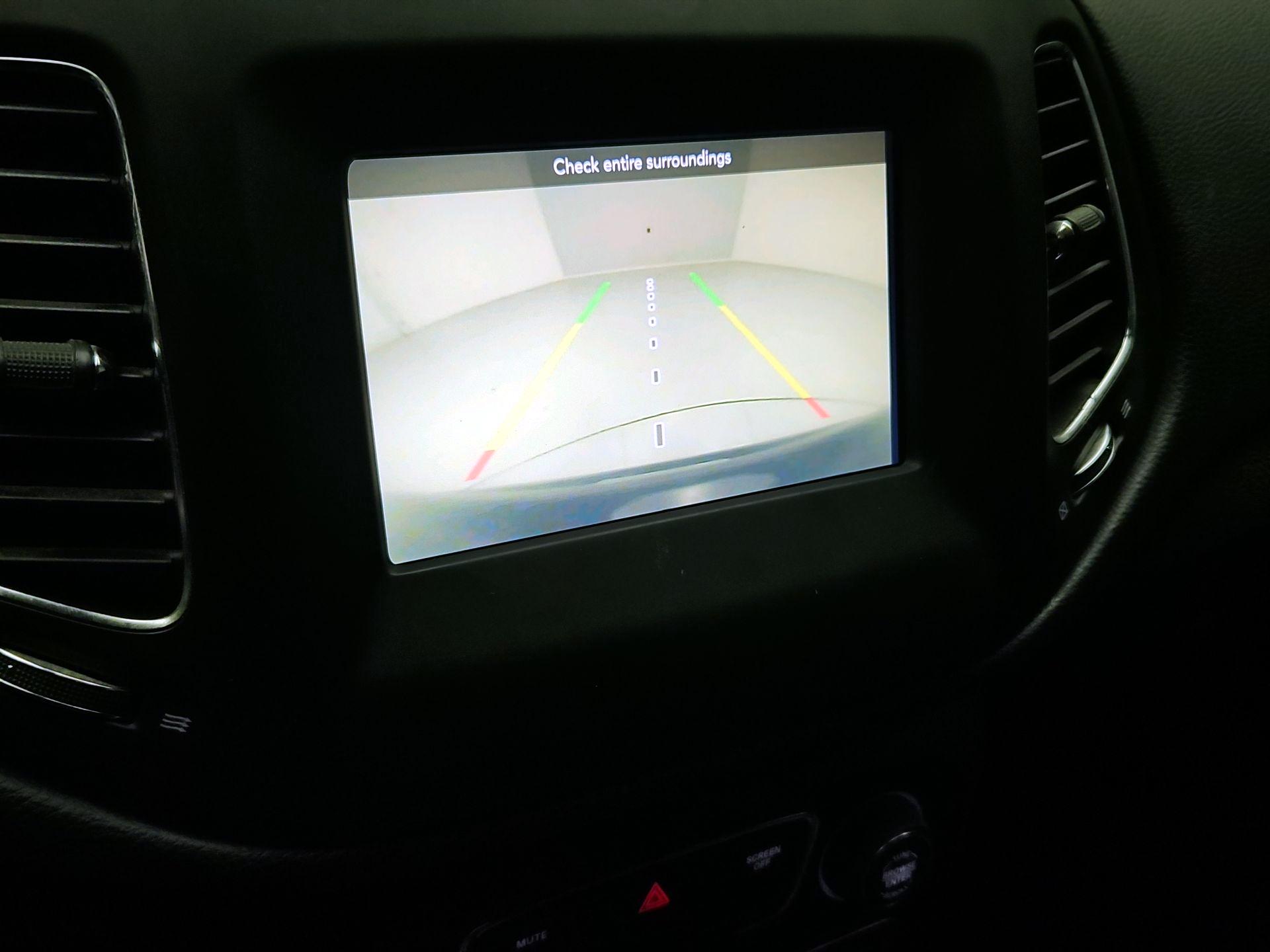 Thumbnail: 2020 Jeep Compass - 14