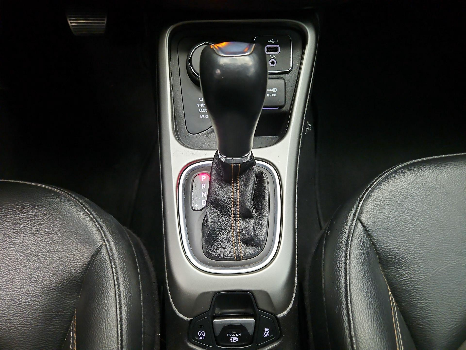 Thumbnail: 2020 Jeep Compass - 17