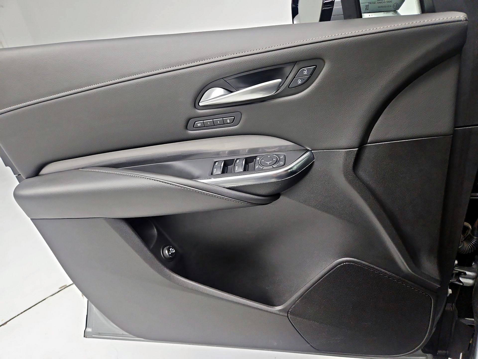 Thumbnail: 2025 Cadillac XT4 - 12