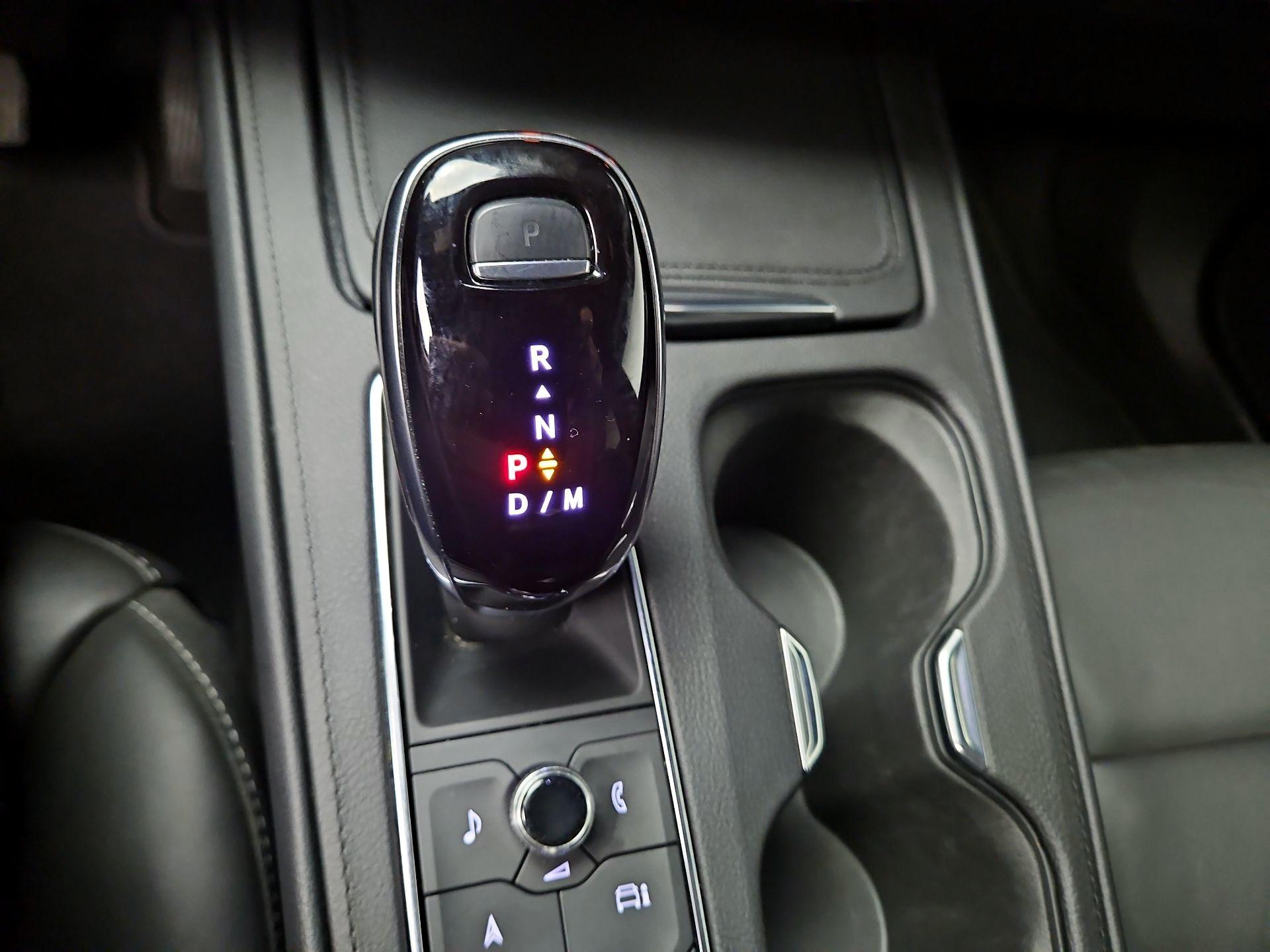 Thumbnail: 2025 Cadillac XT4 - 17