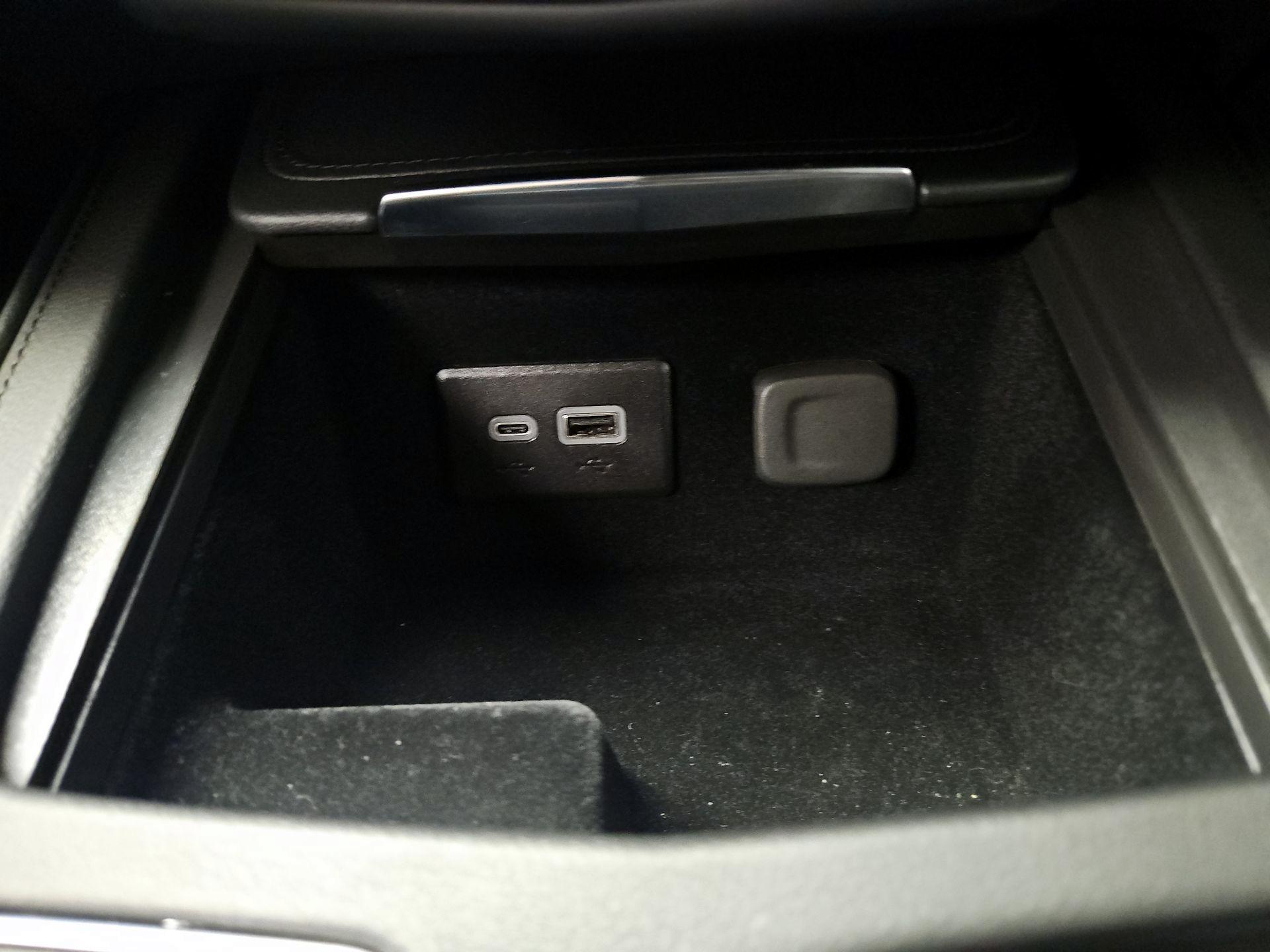 Thumbnail: 2025 Cadillac XT4 - 18