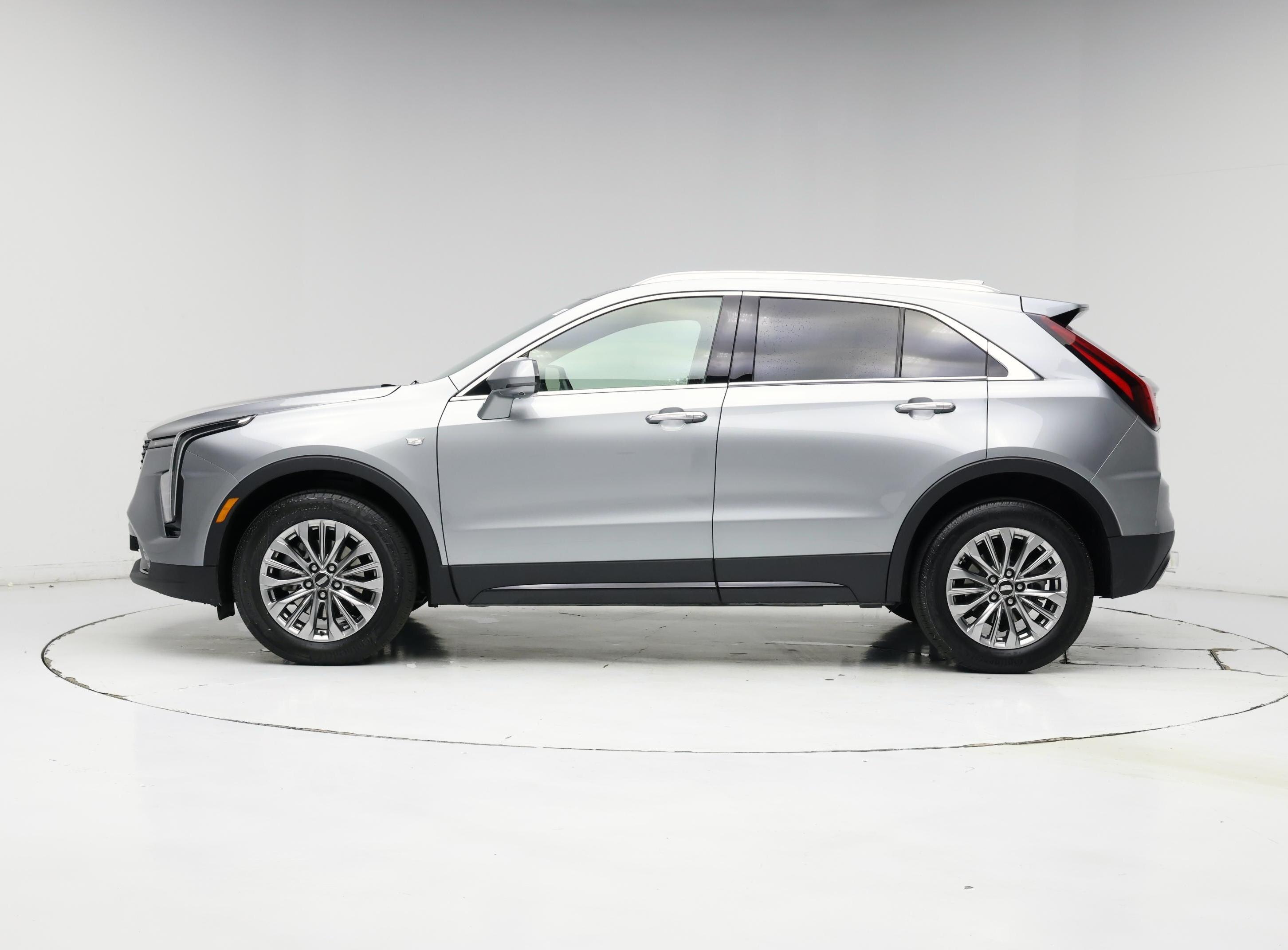Thumbnail: 2025 Cadillac XT4 - 3
