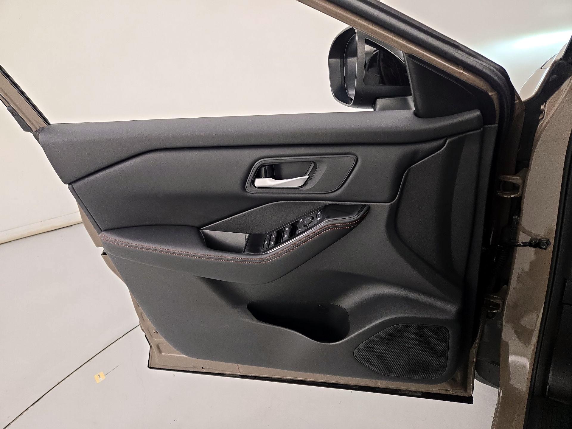 Thumbnail: 2025 Nissan Rogue - 12