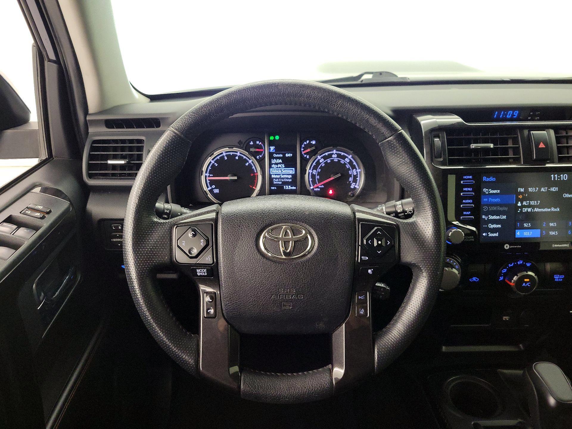 Thumbnail: 2021 Toyota 4Runner - 10