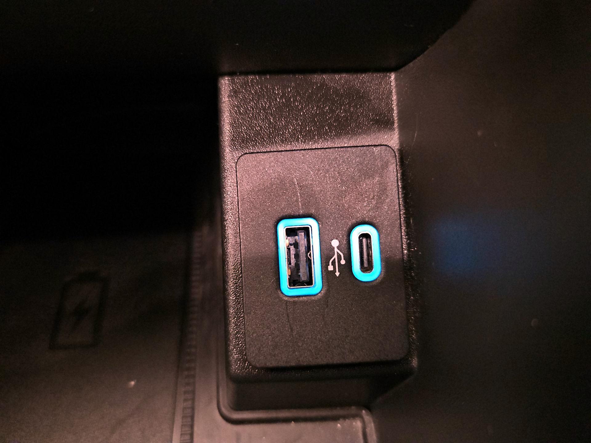 Thumbnail: 2023 Ford Edge - 18