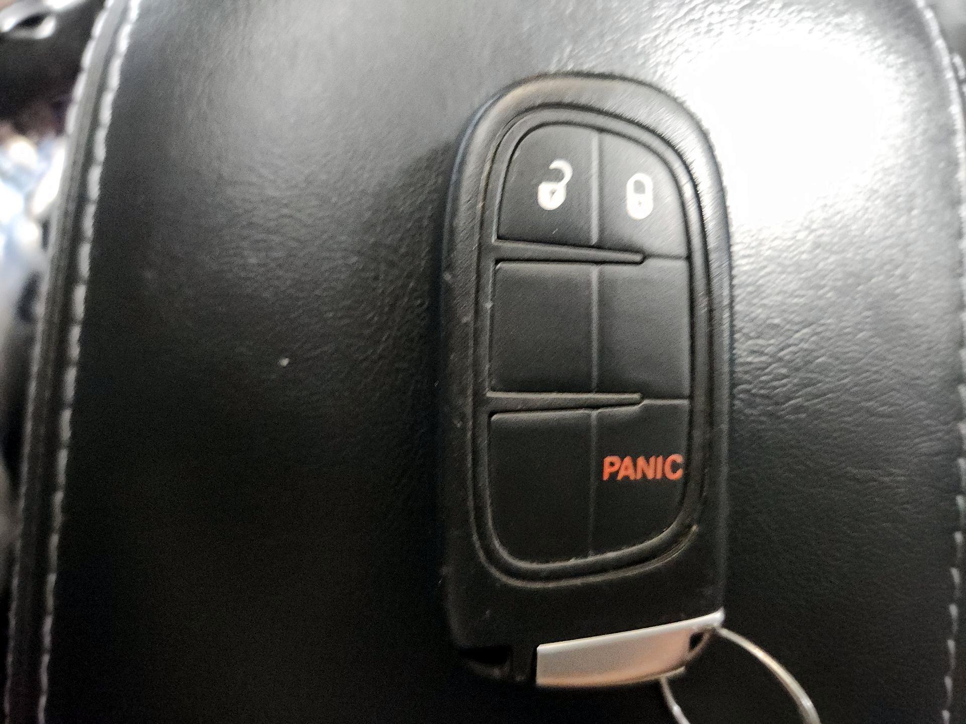 Thumbnail: 2019 Jeep Cherokee - 18