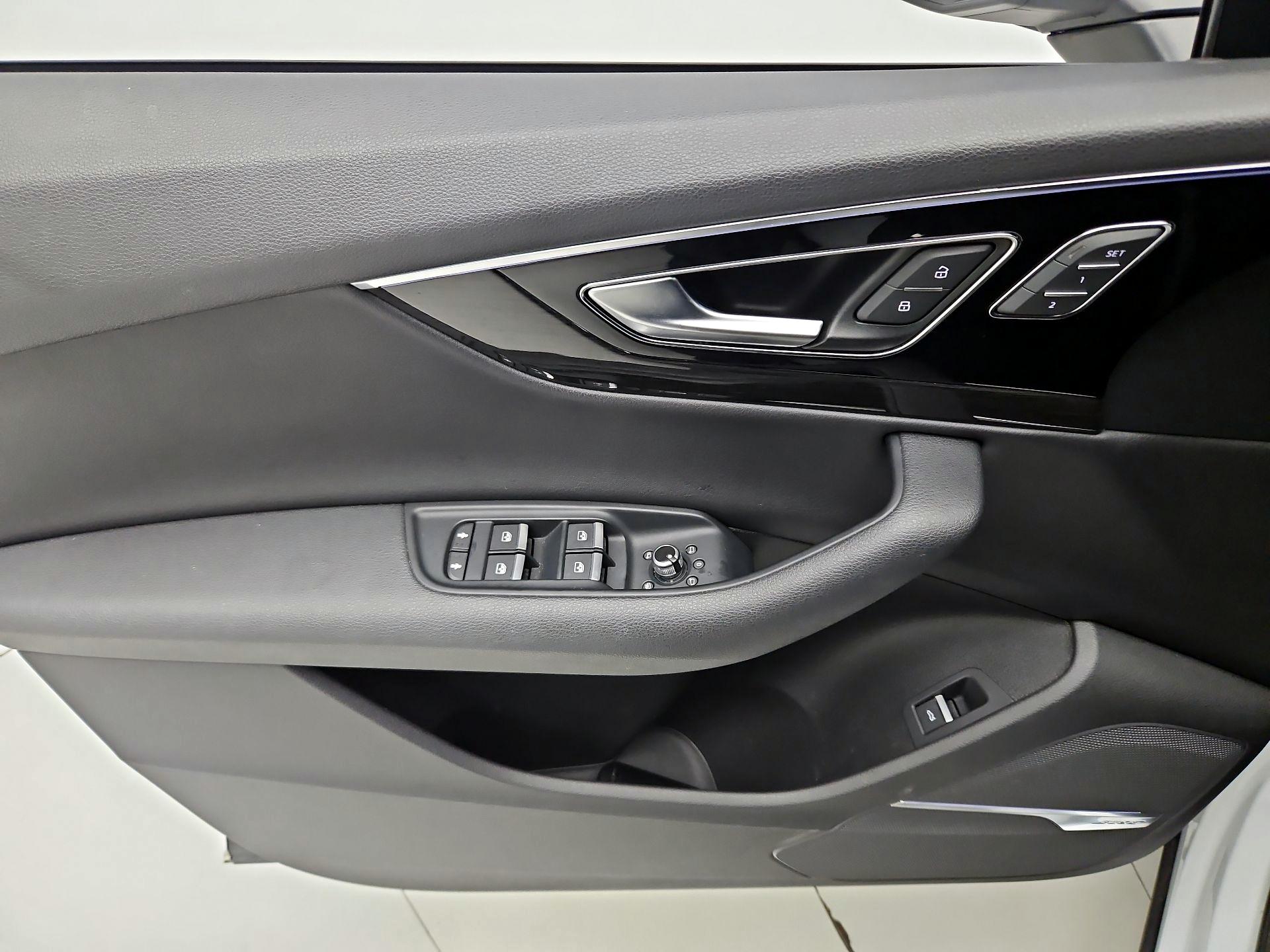 Thumbnail: 2019 Audi Q7 - 12