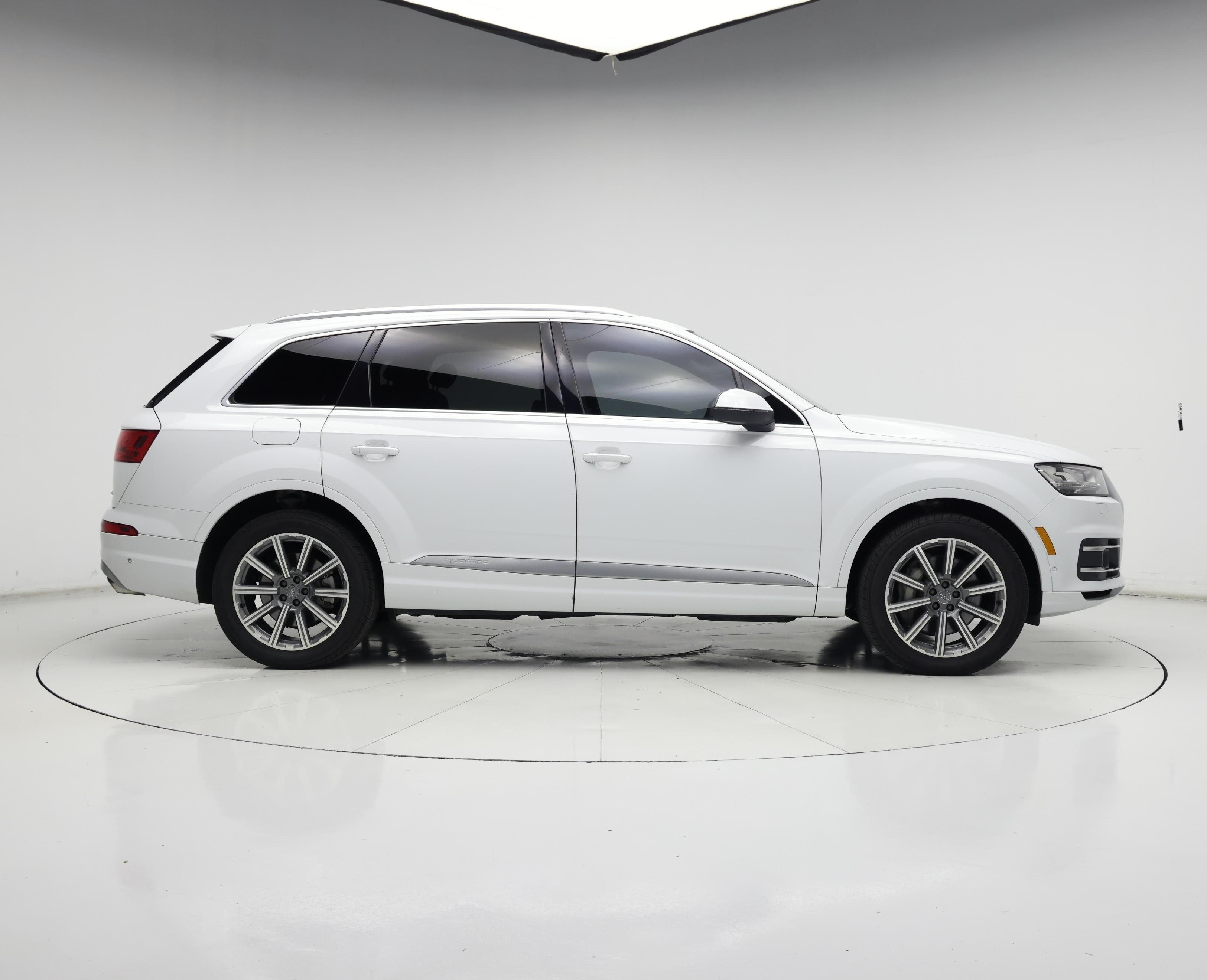 Thumbnail: 2019 Audi Q7 - 7