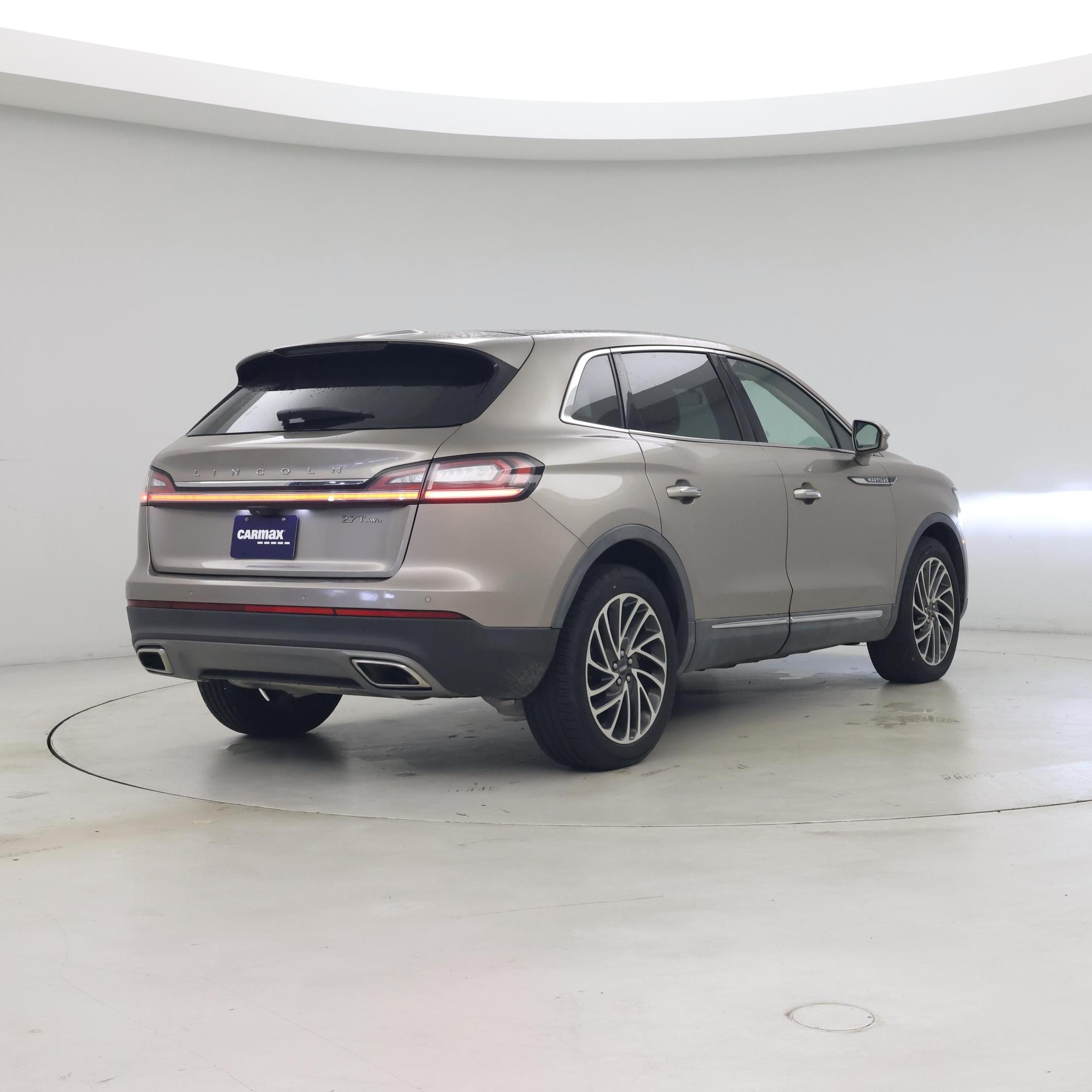 Thumbnail: 2019 Lincoln Nautilus - 8