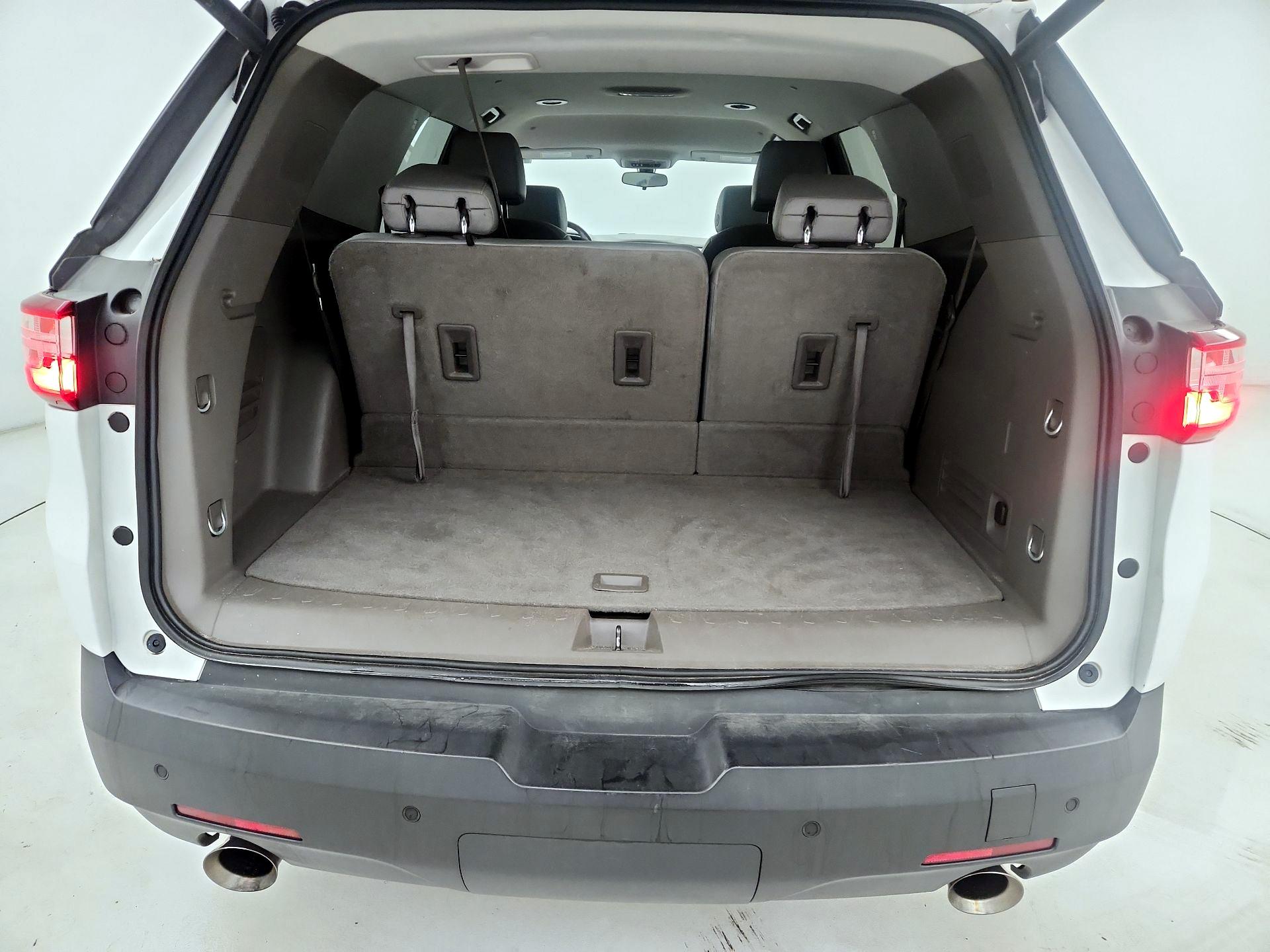 Thumbnail: 2019 Chevrolet Traverse - 16