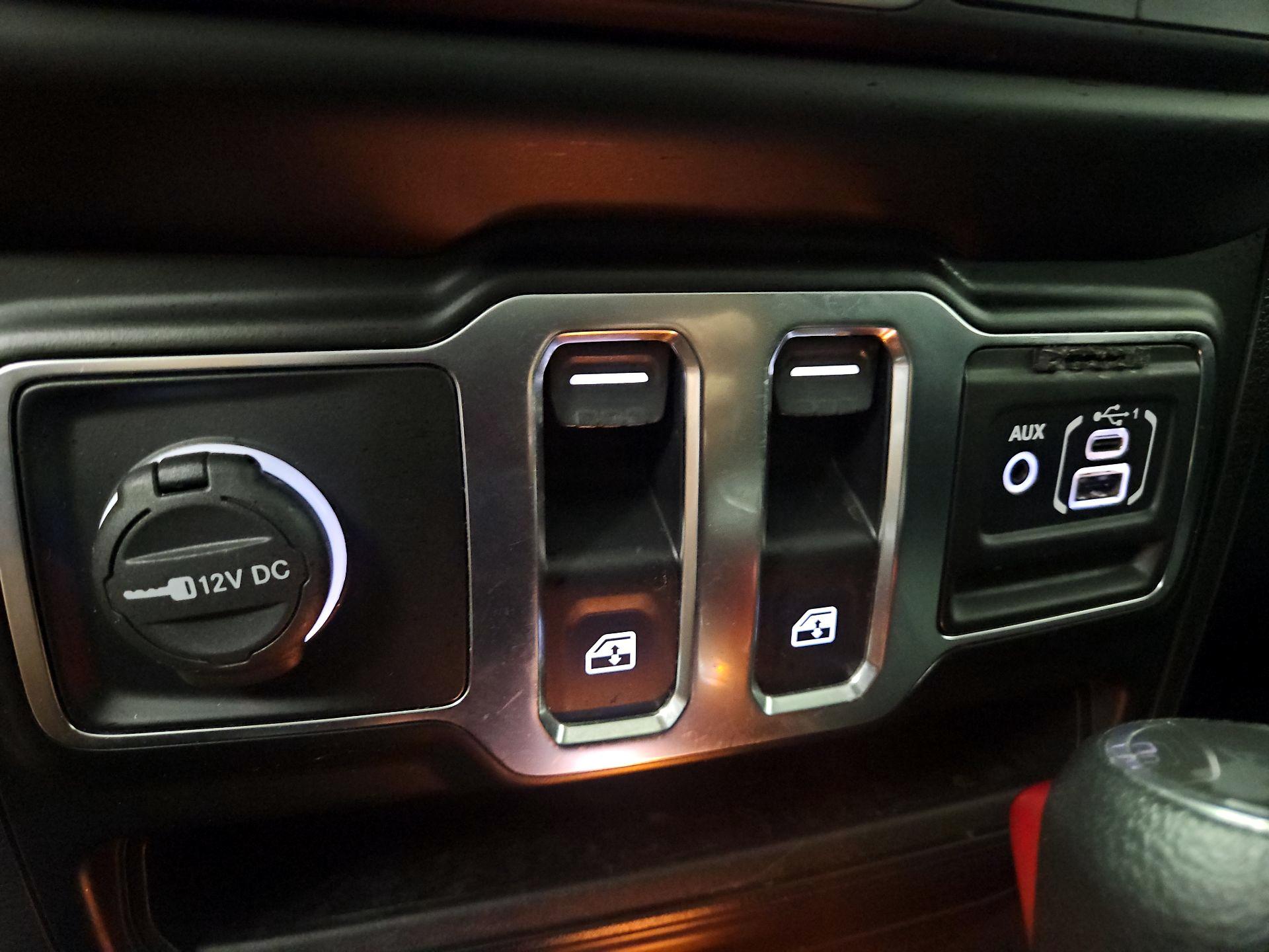 Thumbnail: 2021 Jeep Wrangler - 18