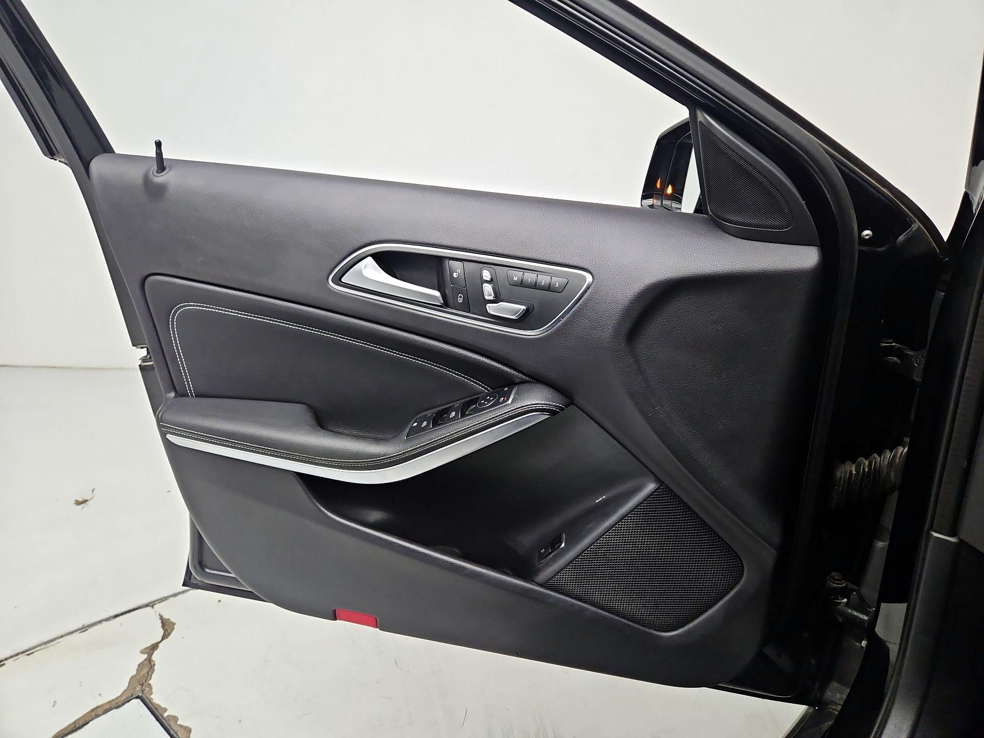 Thumbnail: 2018 Mercedes-Benz GLA - 12