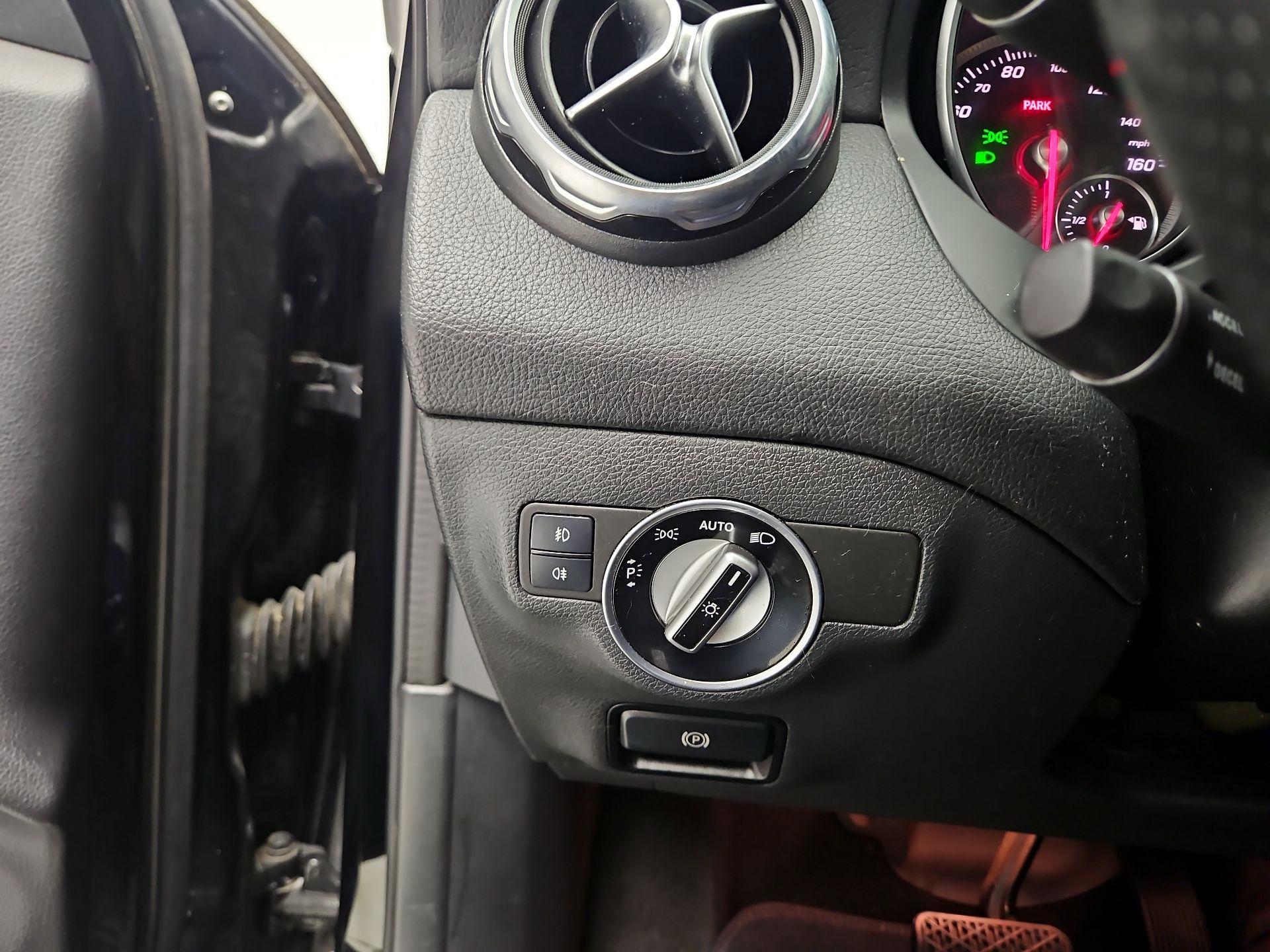 Thumbnail: 2018 Mercedes-Benz GLA - 13