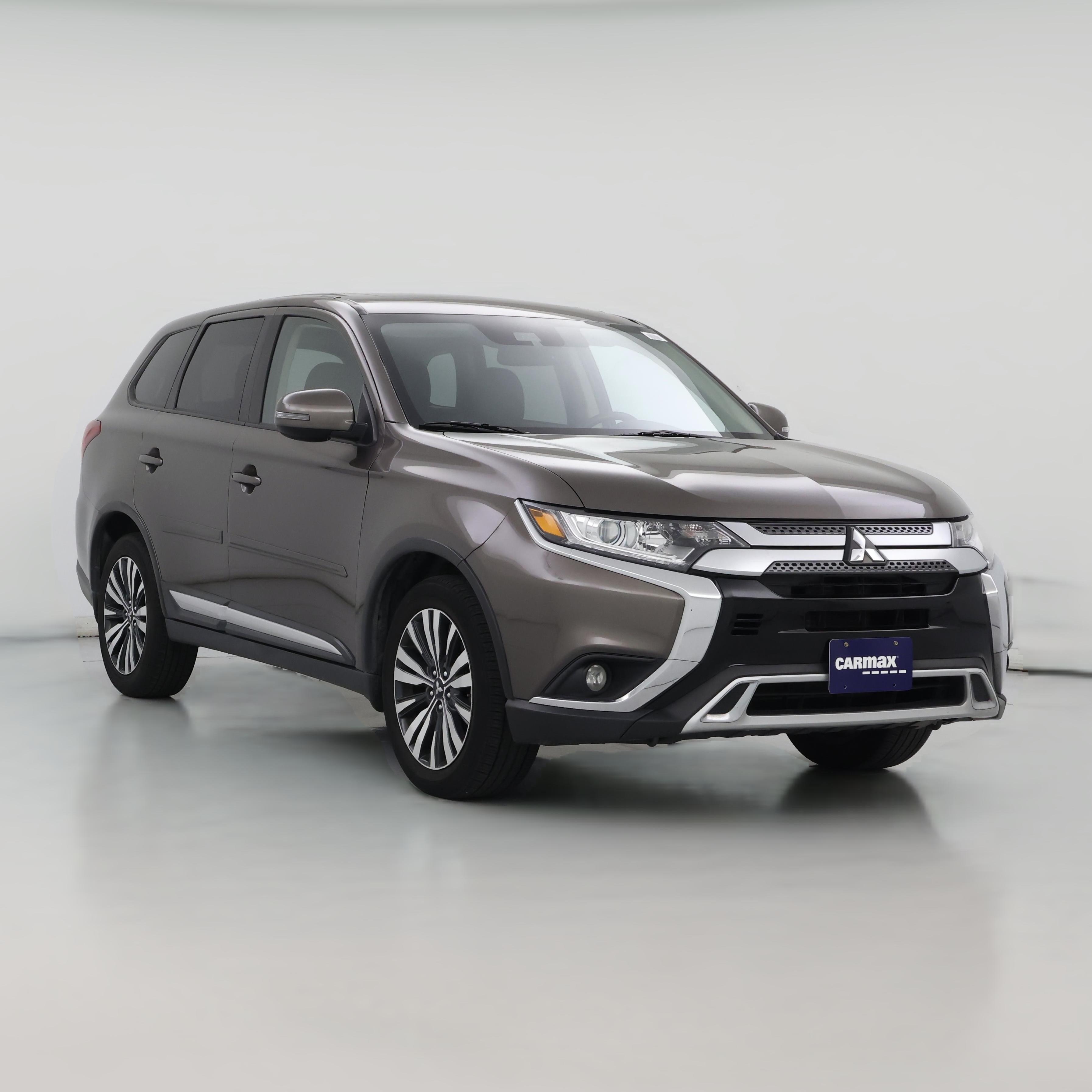 Thumbnail: 2020 Mitsubishi Outlander - 1