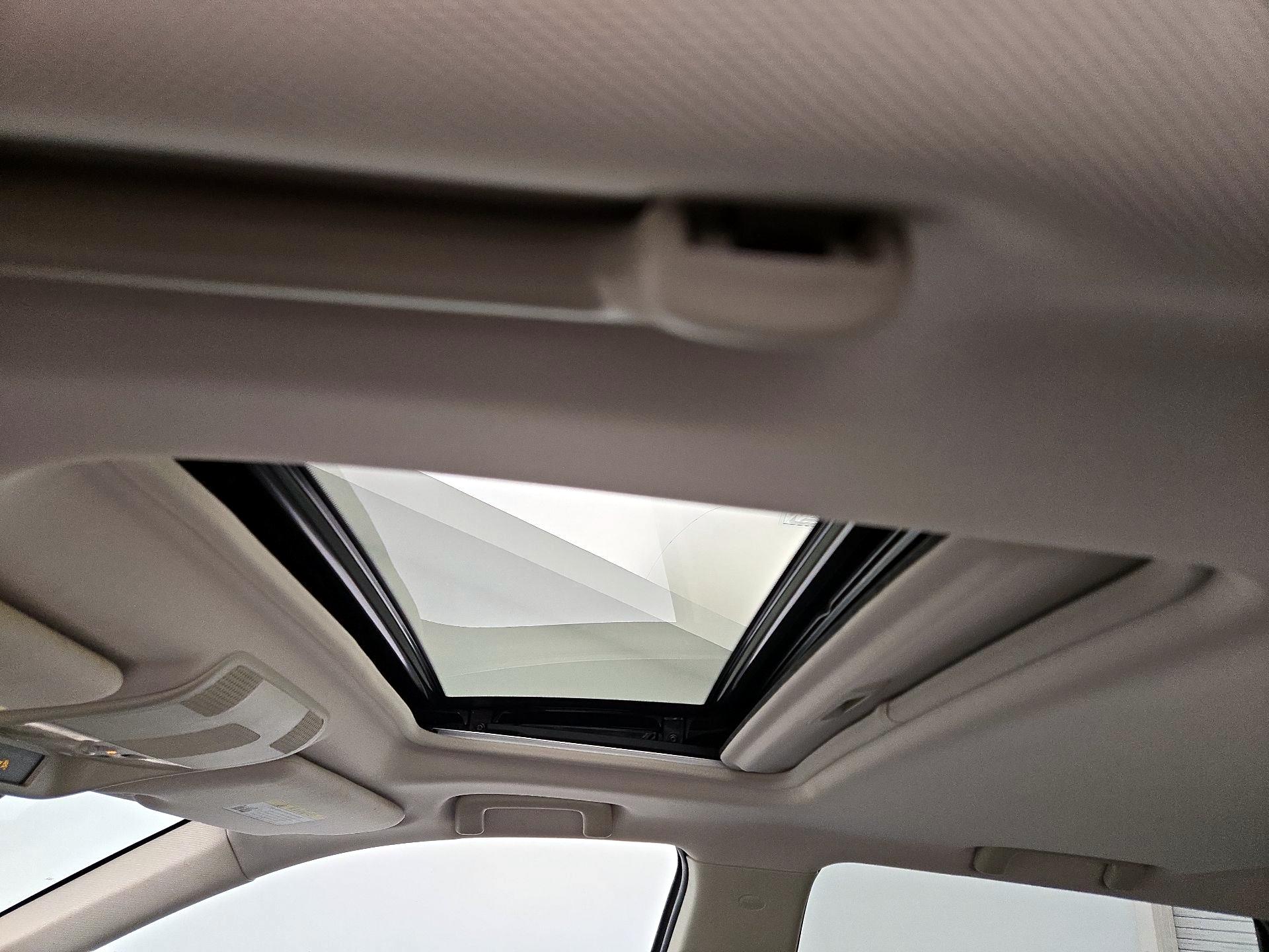 Thumbnail: 2020 Mitsubishi Outlander - 19