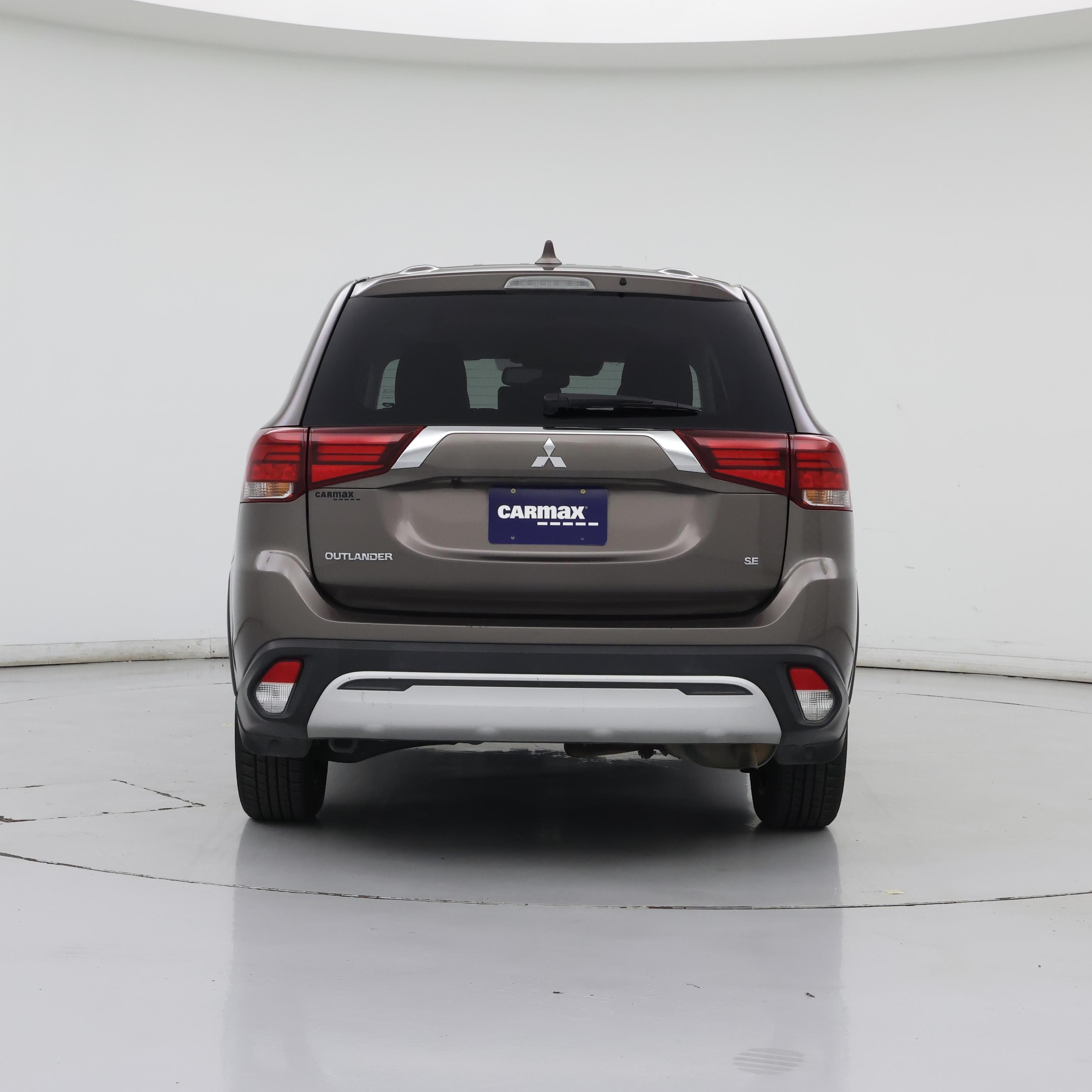 Thumbnail: 2020 Mitsubishi Outlander - 6