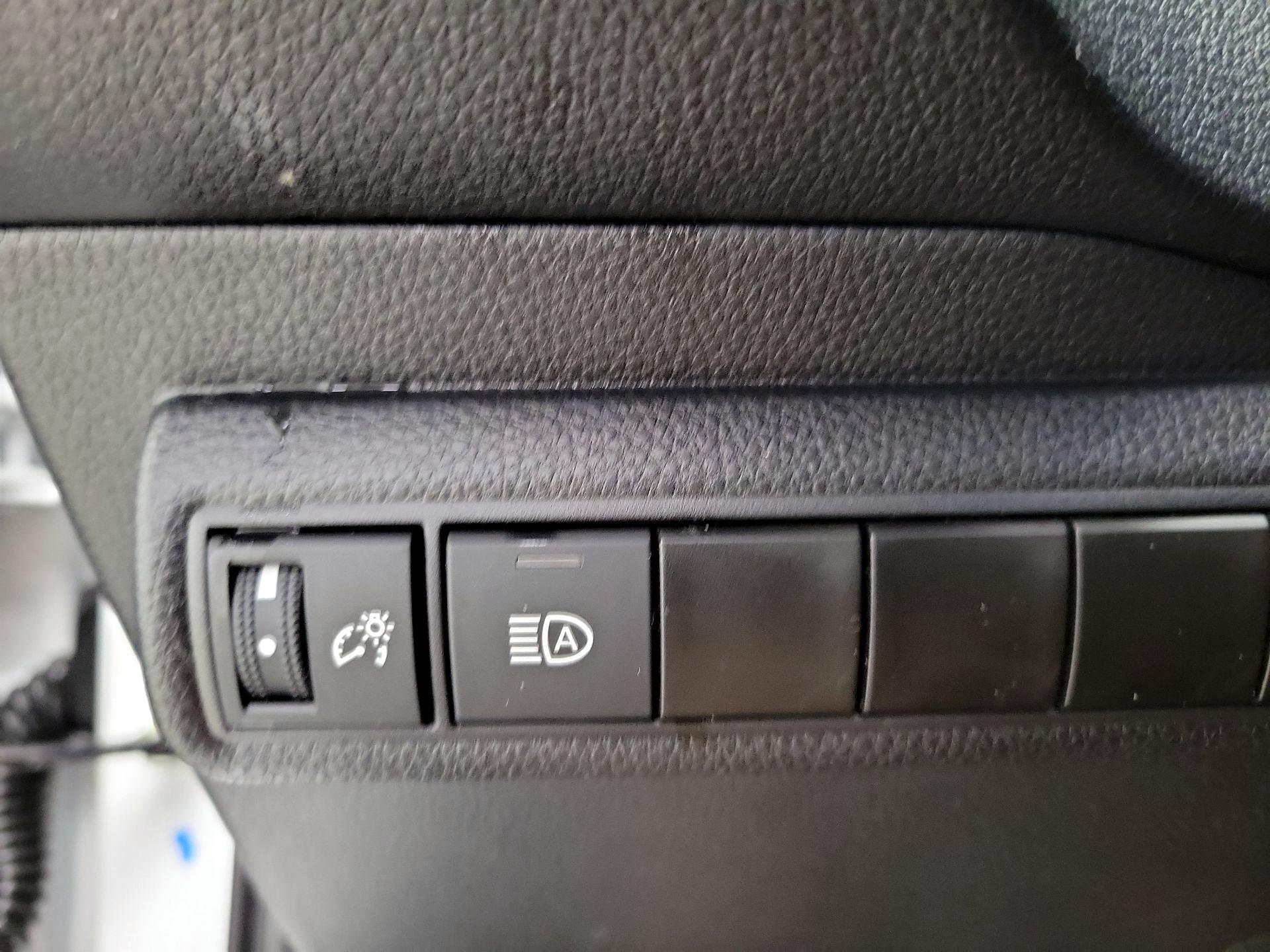 Thumbnail: 2025 Toyota Corolla - 13