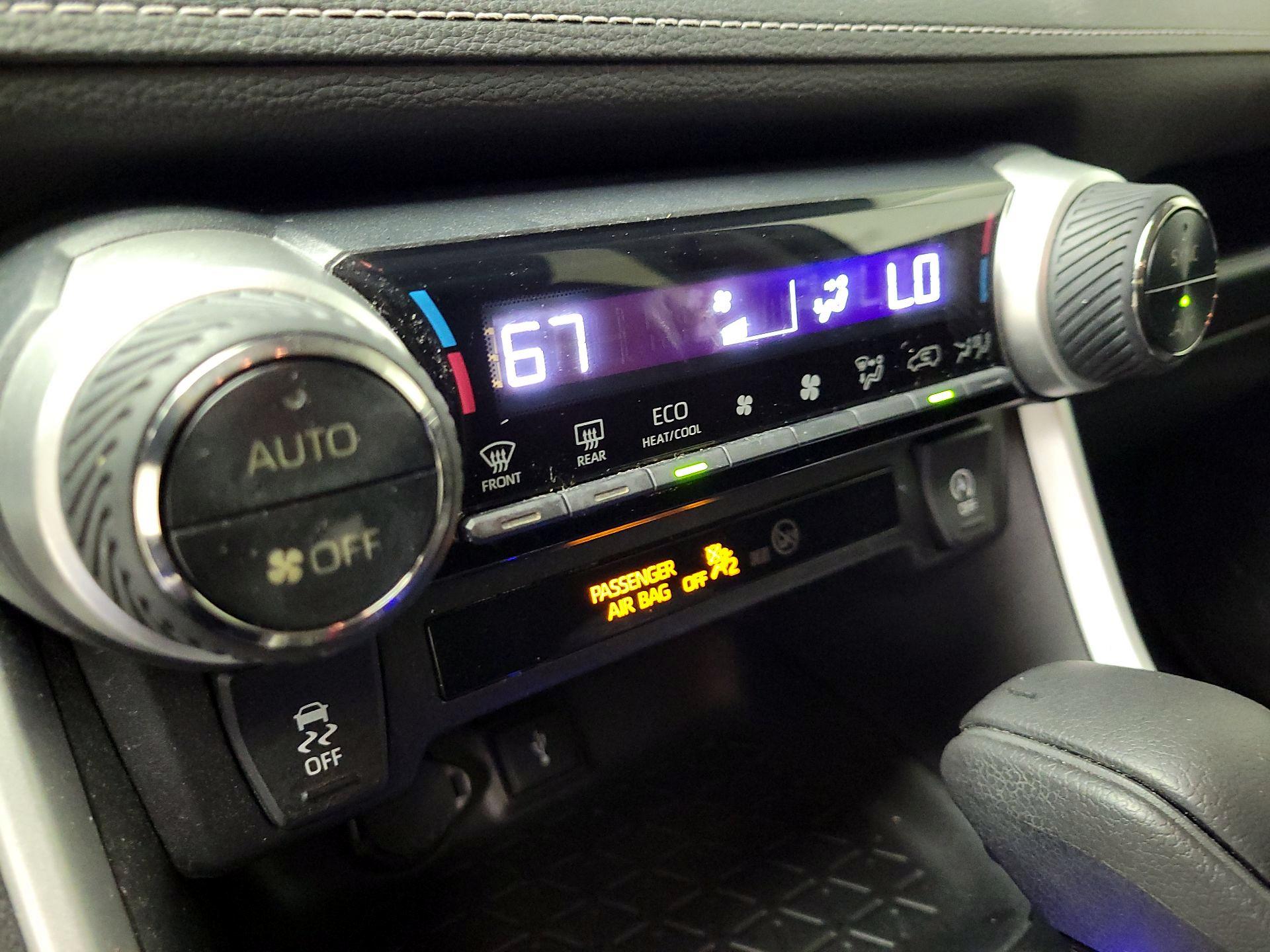 Thumbnail: 2021 Toyota RAV4 - 14