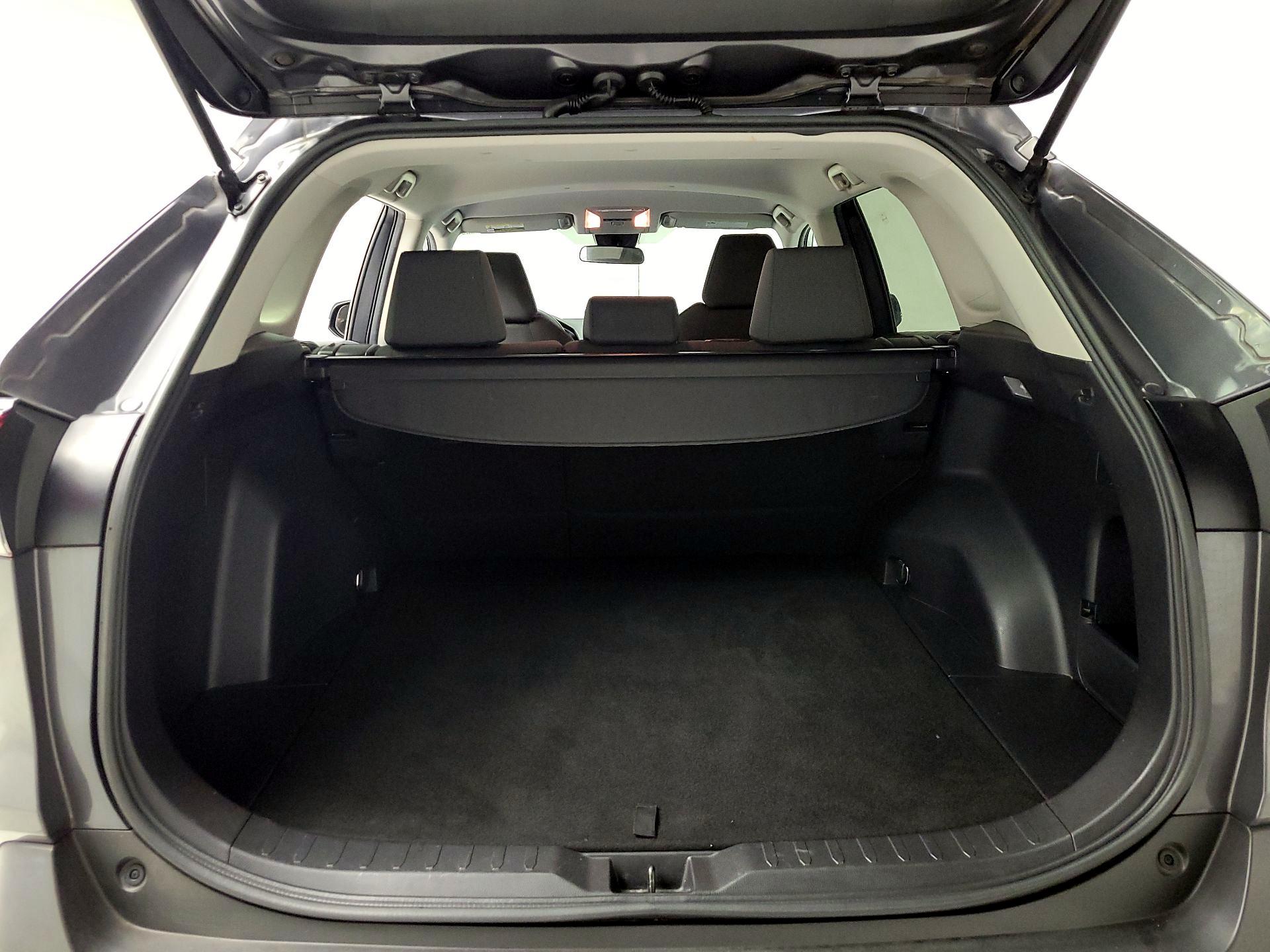 Thumbnail: 2021 Toyota RAV4 - 18