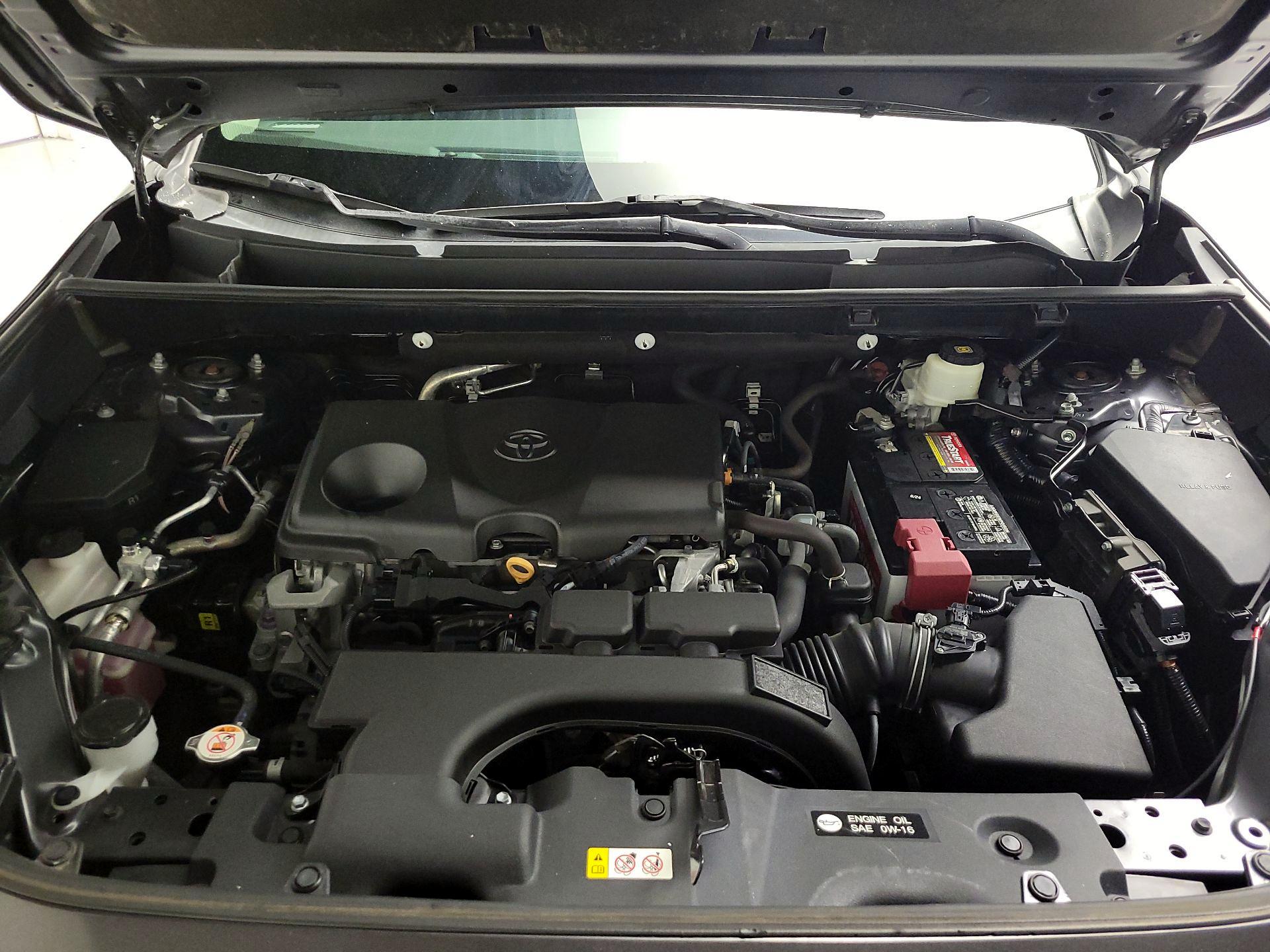 Thumbnail: 2021 Toyota RAV4 - 20