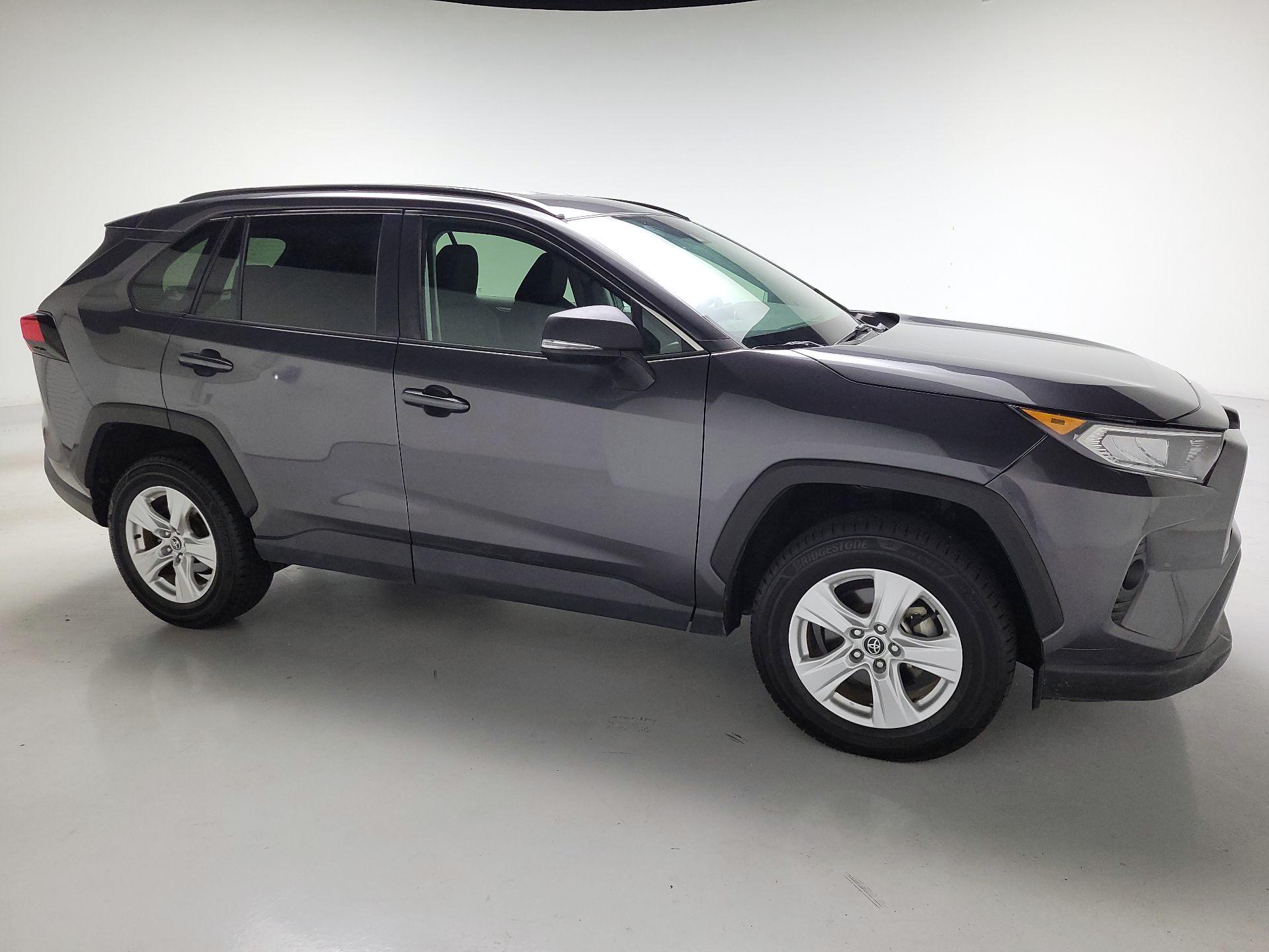 Thumbnail: 2021 Toyota RAV4 - 4