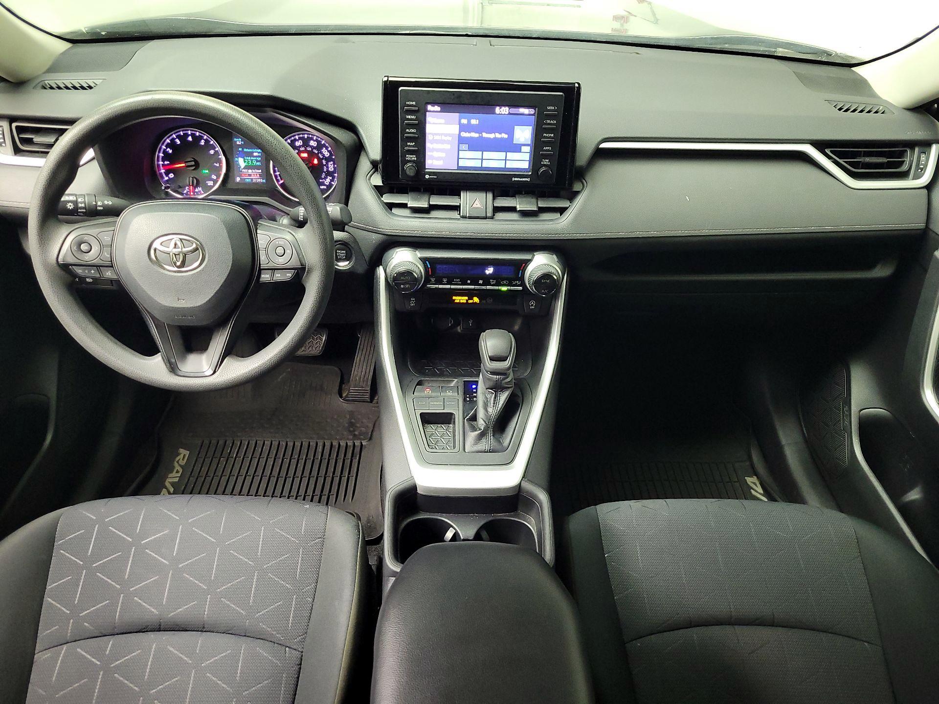 Thumbnail: 2021 Toyota RAV4 - 8