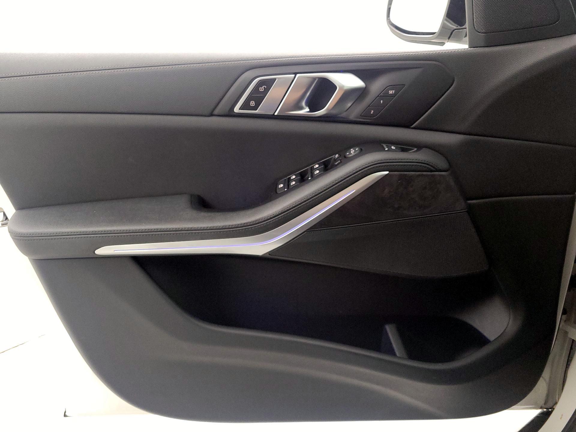 Thumbnail: 2022 BMW X5 - 12