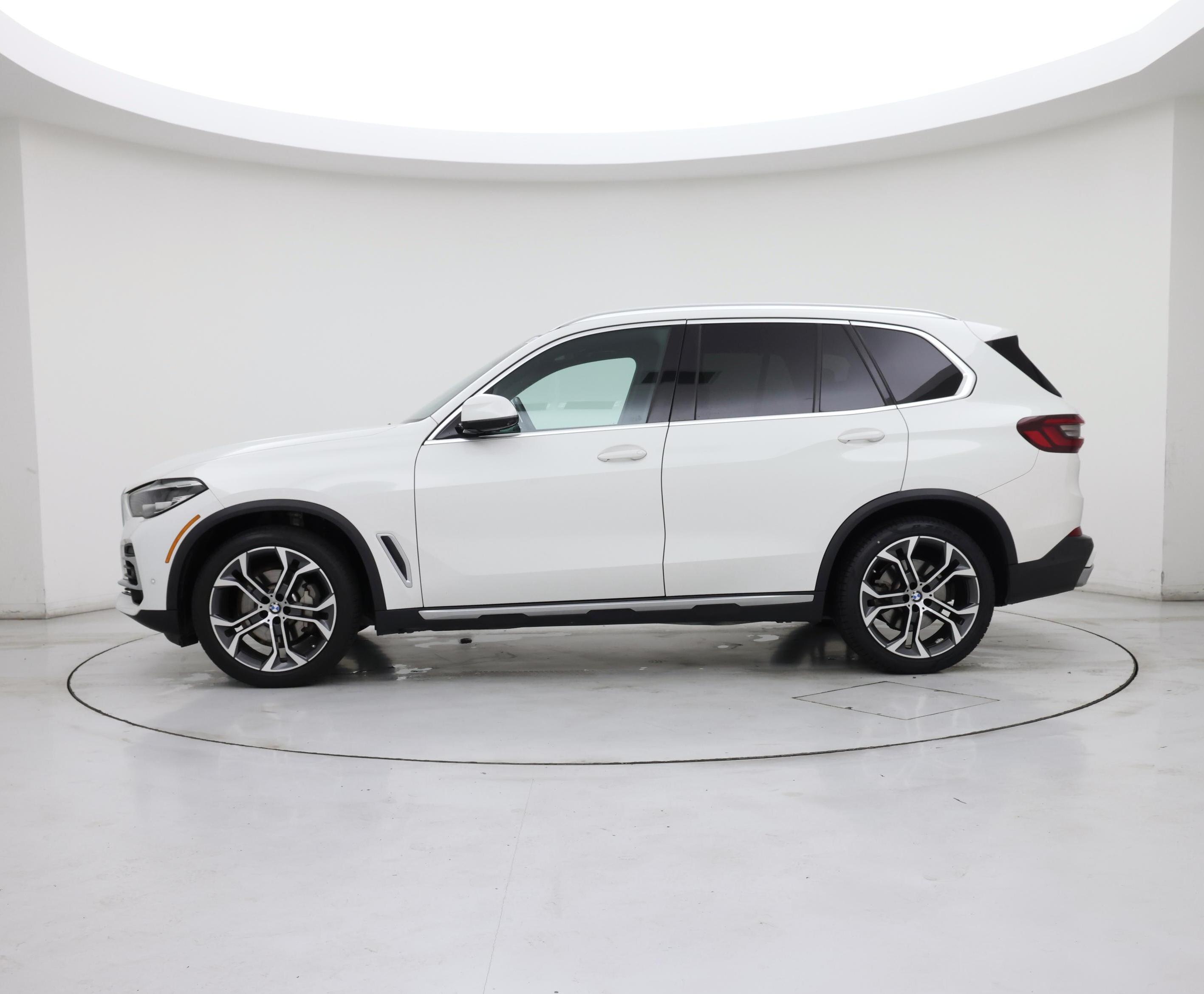 Thumbnail: 2022 BMW X5 - 3