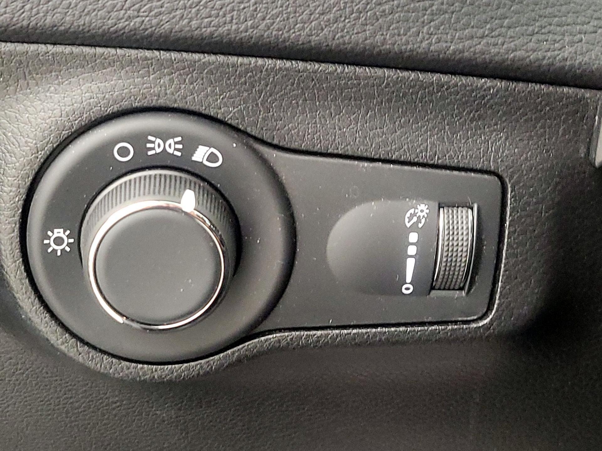 Thumbnail: 2019 Jeep Compass - 13