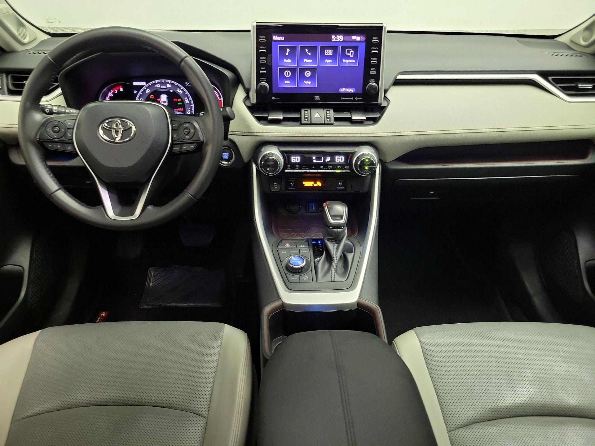 Thumbnail: 2022 Toyota RAV4 - 9