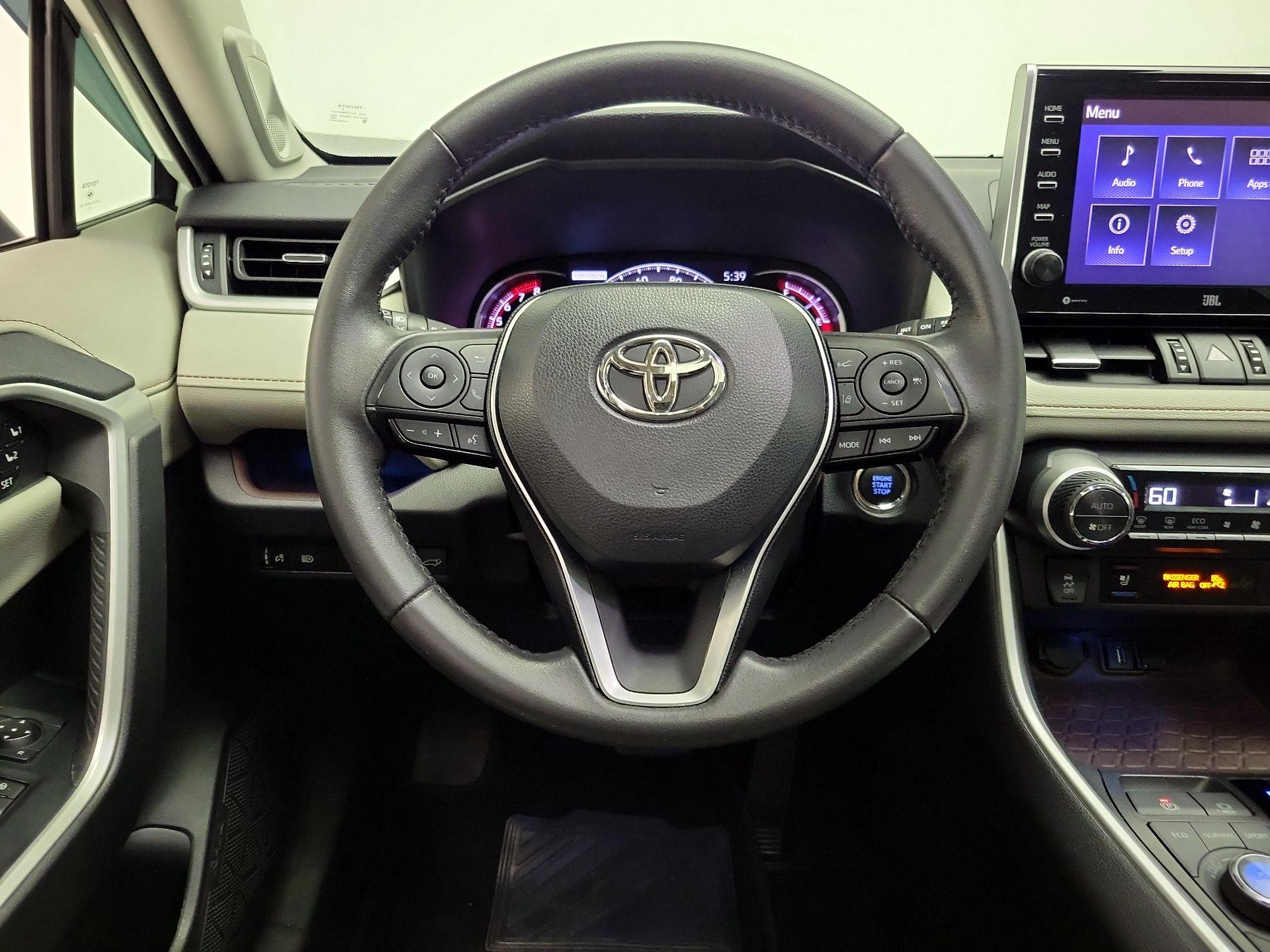 Thumbnail: 2022 Toyota RAV4 - 10