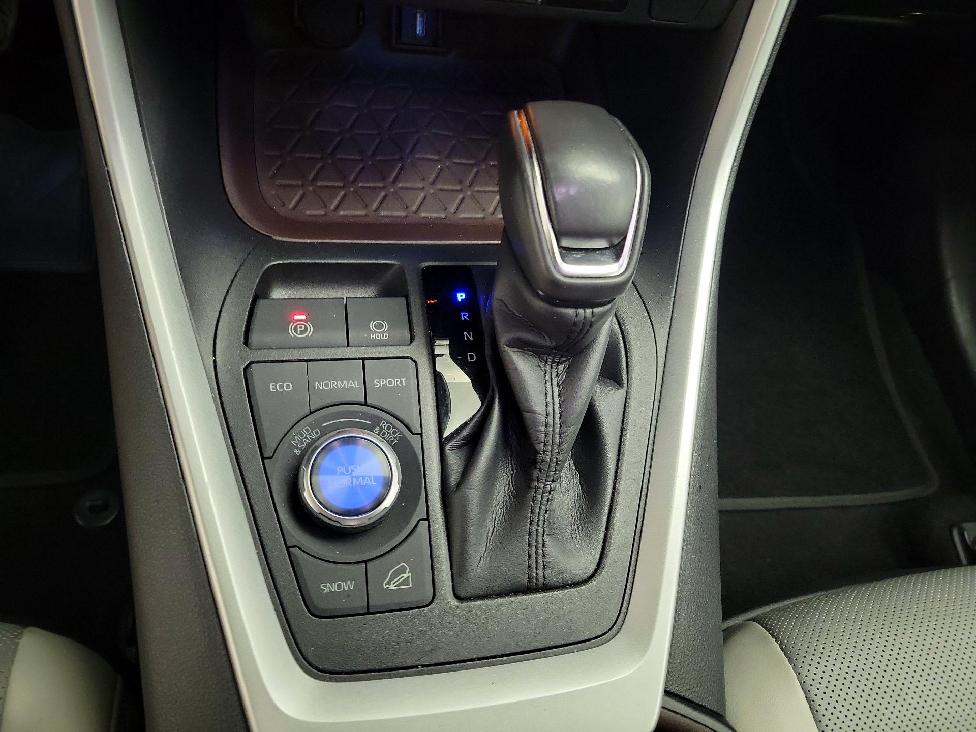 Thumbnail: 2022 Toyota RAV4 - 18