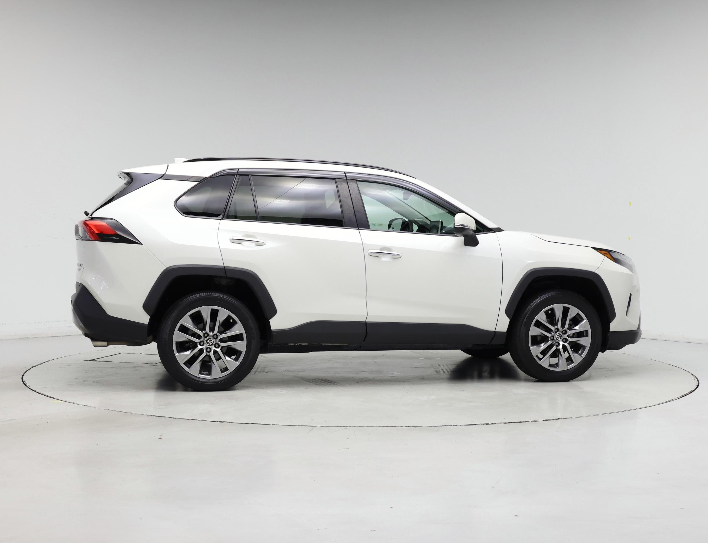 Thumbnail: 2022 Toyota RAV4 - 7