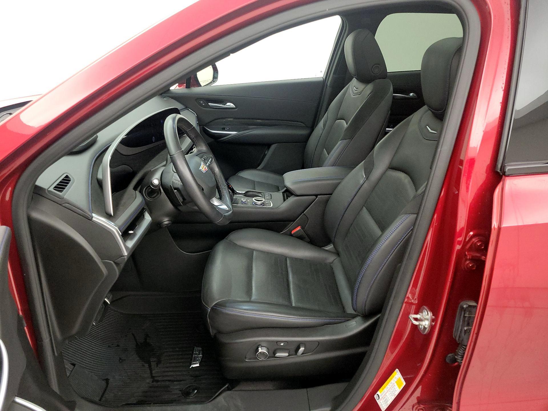 Thumbnail: 2024 Cadillac XT4 - 11